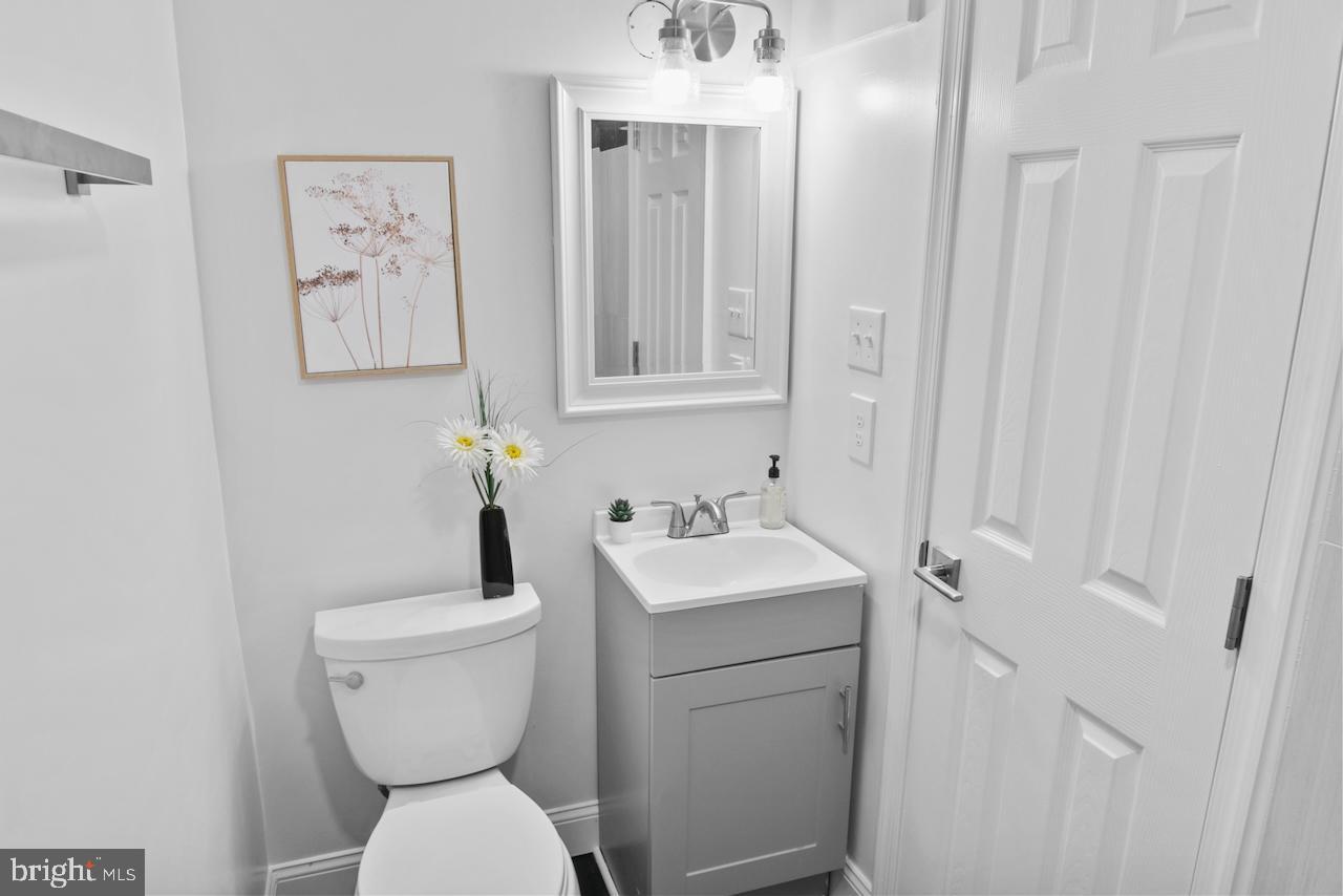 6502 FORT HUNT RD, ALEXANDRIA, Virginia 22307, 3 Bedrooms Bedrooms, 6 Rooms Rooms,3 BathroomsBathrooms,Residential,For sale,6502 FORT HUNT RD,VAFX2257116 MLS # VAFX2257116
