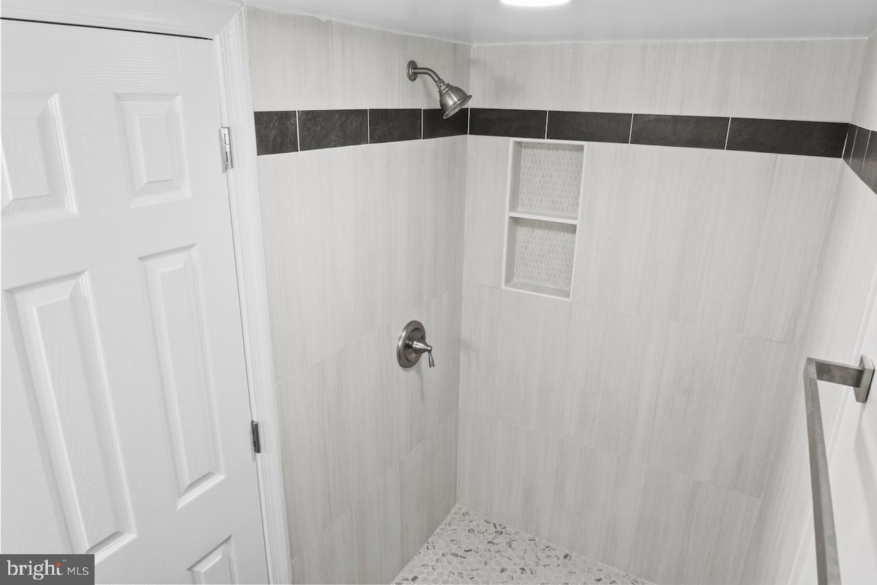 6502 FORT HUNT RD, ALEXANDRIA, Virginia 22307, 3 Bedrooms Bedrooms, 6 Rooms Rooms,3 BathroomsBathrooms,Residential,For sale,6502 FORT HUNT RD,VAFX2257116 MLS # VAFX2257116