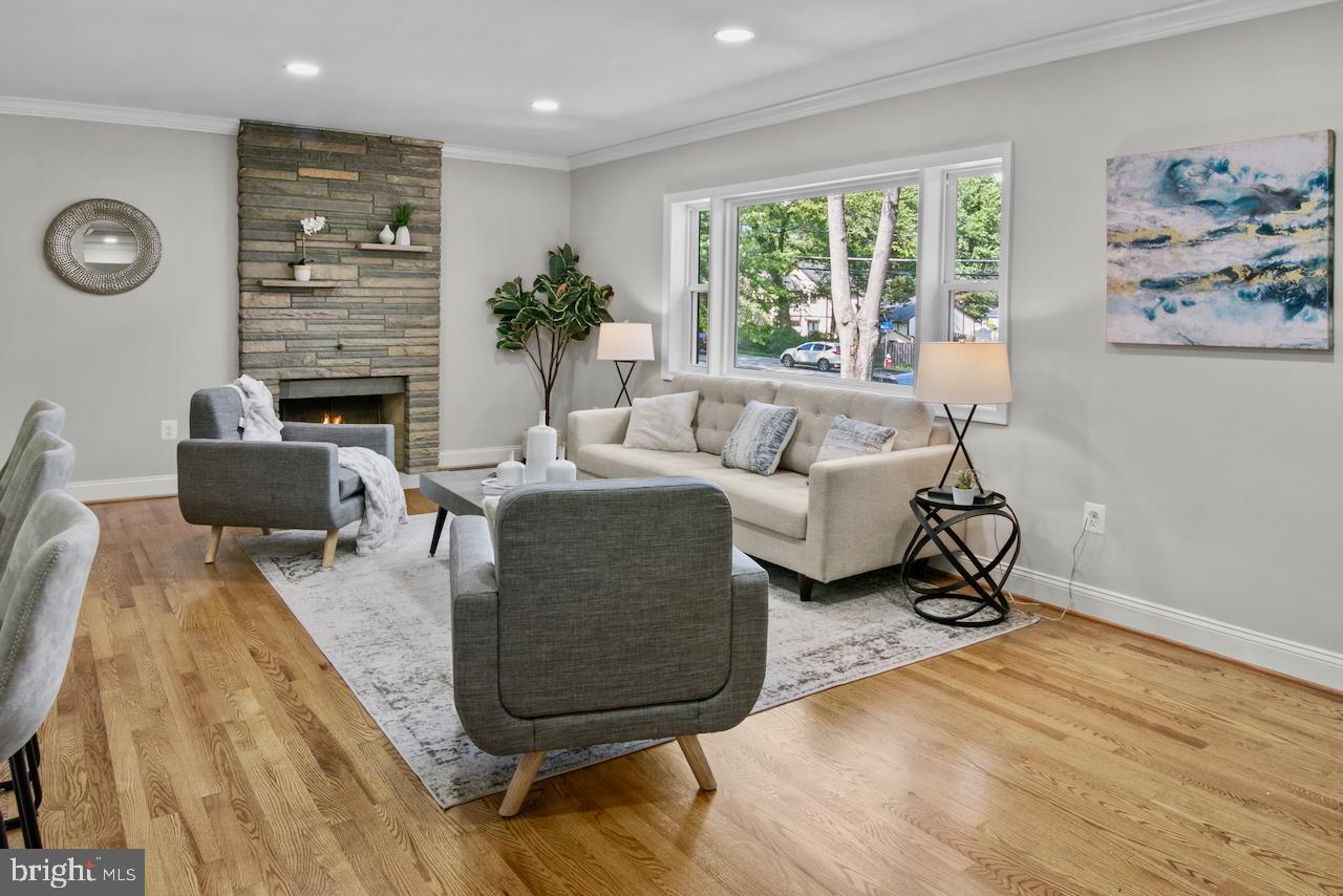 6502 FORT HUNT RD, ALEXANDRIA, Virginia 22307, 3 Bedrooms Bedrooms, 6 Rooms Rooms,3 BathroomsBathrooms,Residential,For sale,6502 FORT HUNT RD,VAFX2257116 MLS # VAFX2257116