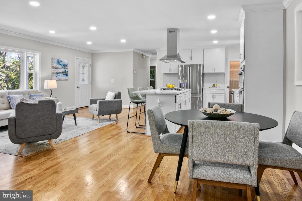 6502 FORT HUNT RD, ALEXANDRIA, Virginia 22307, 3 Bedrooms Bedrooms, 6 Rooms Rooms,3 BathroomsBathrooms,Residential,For sale,6502 FORT HUNT RD,VAFX2257116 MLS # VAFX2257116