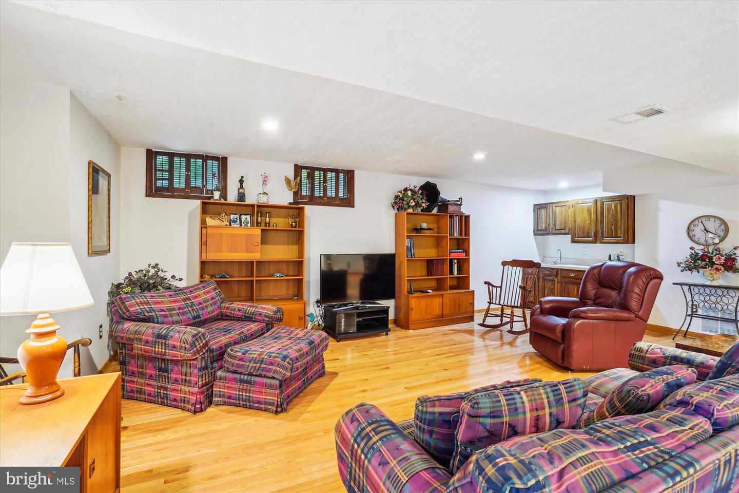 3307 MILLER HEIGHTS RD, OAKTON, Virginia 22124, 4 Bedrooms Bedrooms, ,3 BathroomsBathrooms,Residential,For sale,3307 MILLER HEIGHTS RD,VAFX2257130 MLS # VAFX2257130