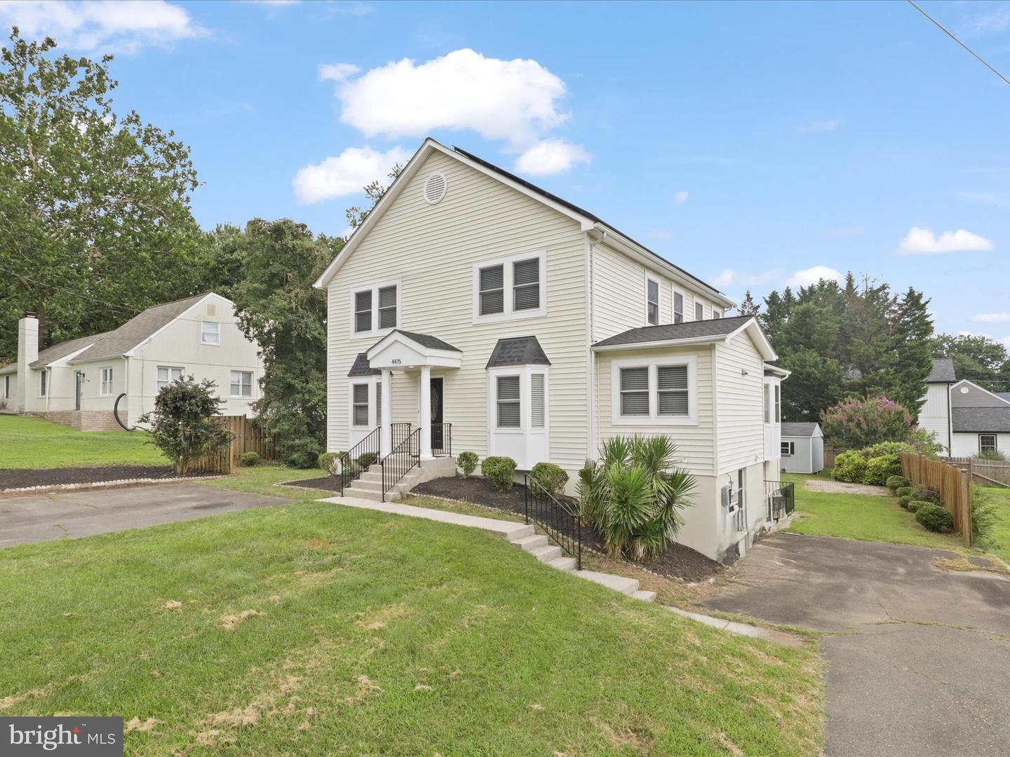 4415 ROBERTS AVE, ANNANDALE, Virginia 22003, 3 Bedrooms Bedrooms, 16 Rooms Rooms,4 BathroomsBathrooms,Residential,For sale,4415 ROBERTS AVE,VAFX2257208 MLS # VAFX2257208