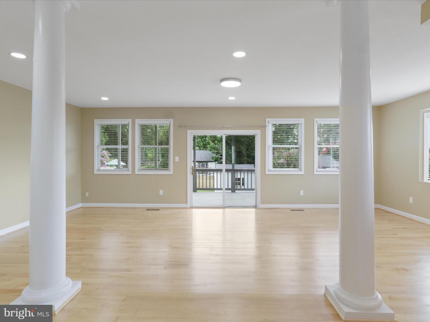 4415 ROBERTS AVE, ANNANDALE, Virginia 22003, 3 Bedrooms Bedrooms, 16 Rooms Rooms,4 BathroomsBathrooms,Residential,For sale,4415 ROBERTS AVE,VAFX2257208 MLS # VAFX2257208