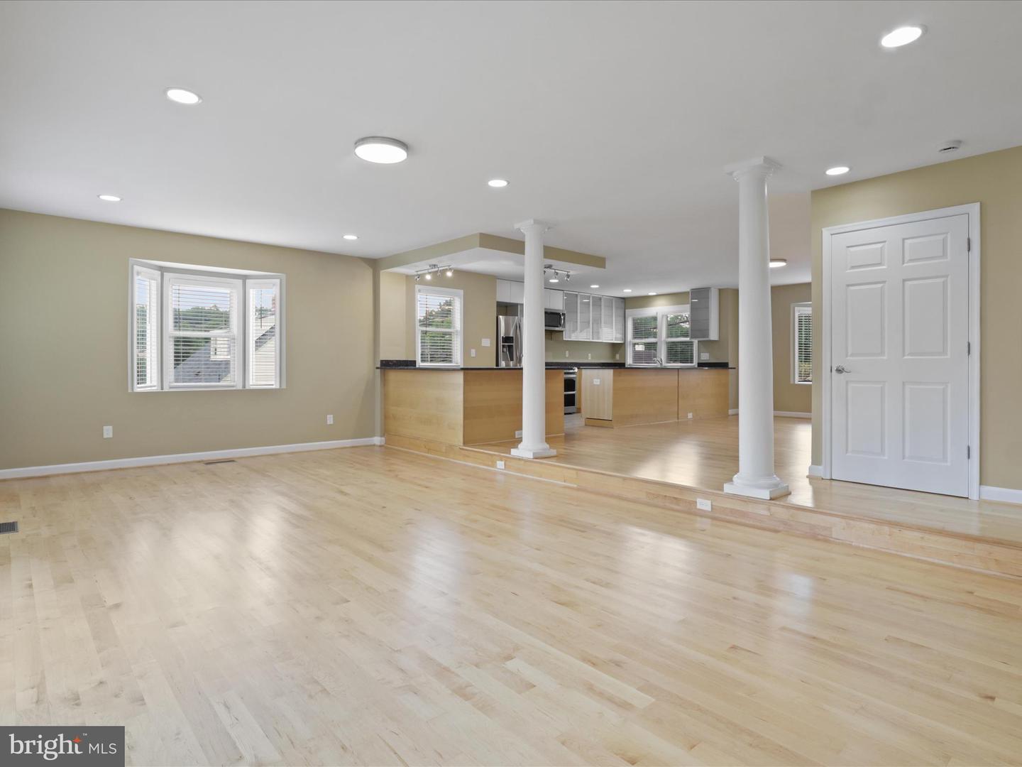 4415 ROBERTS AVE, ANNANDALE, Virginia 22003, 3 Bedrooms Bedrooms, 16 Rooms Rooms,4 BathroomsBathrooms,Residential,For sale,4415 ROBERTS AVE,VAFX2257208 MLS # VAFX2257208