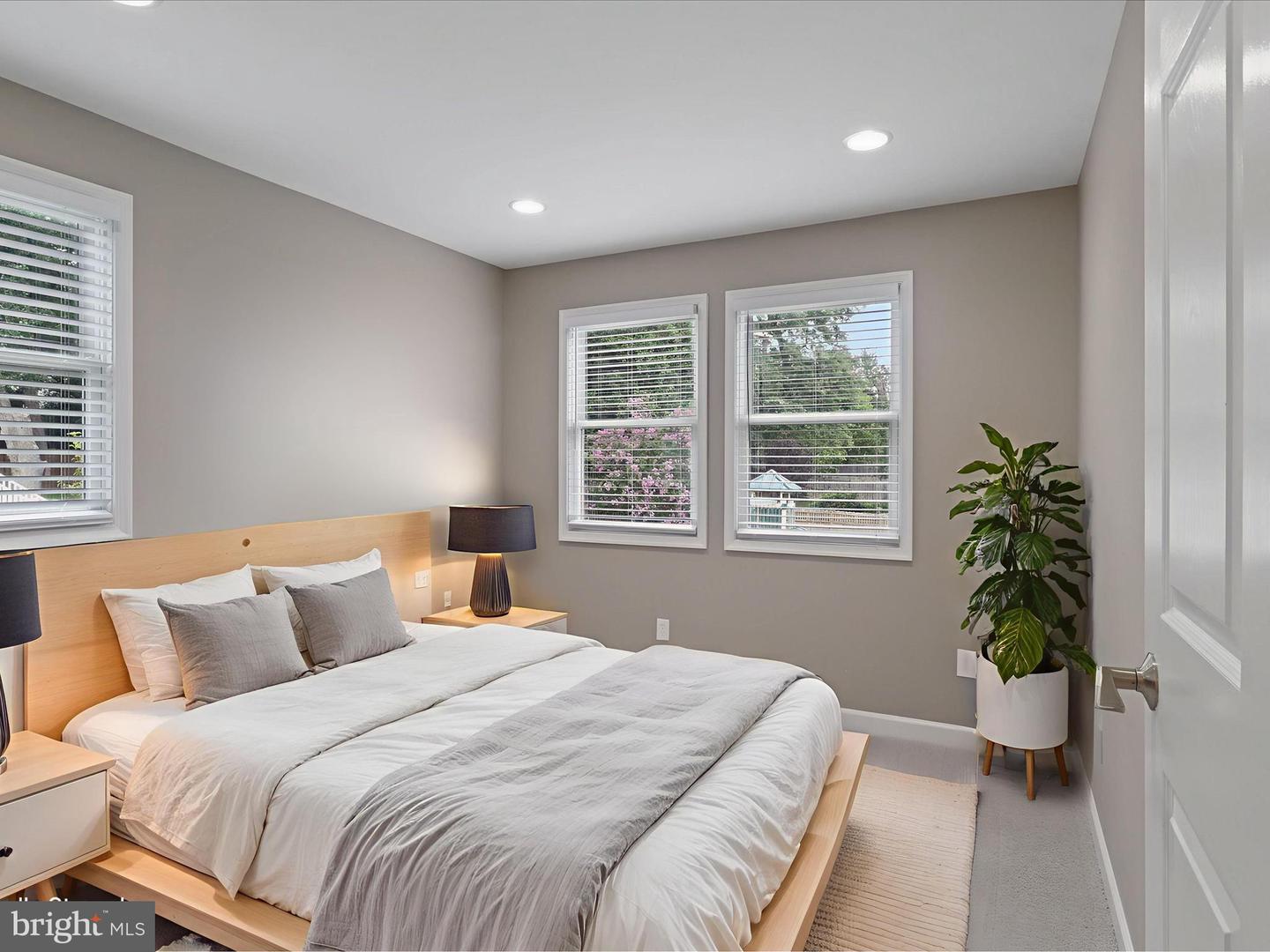 4415 ROBERTS AVE, ANNANDALE, Virginia 22003, 3 Bedrooms Bedrooms, 16 Rooms Rooms,4 BathroomsBathrooms,Residential,For sale,4415 ROBERTS AVE,VAFX2257208 MLS # VAFX2257208