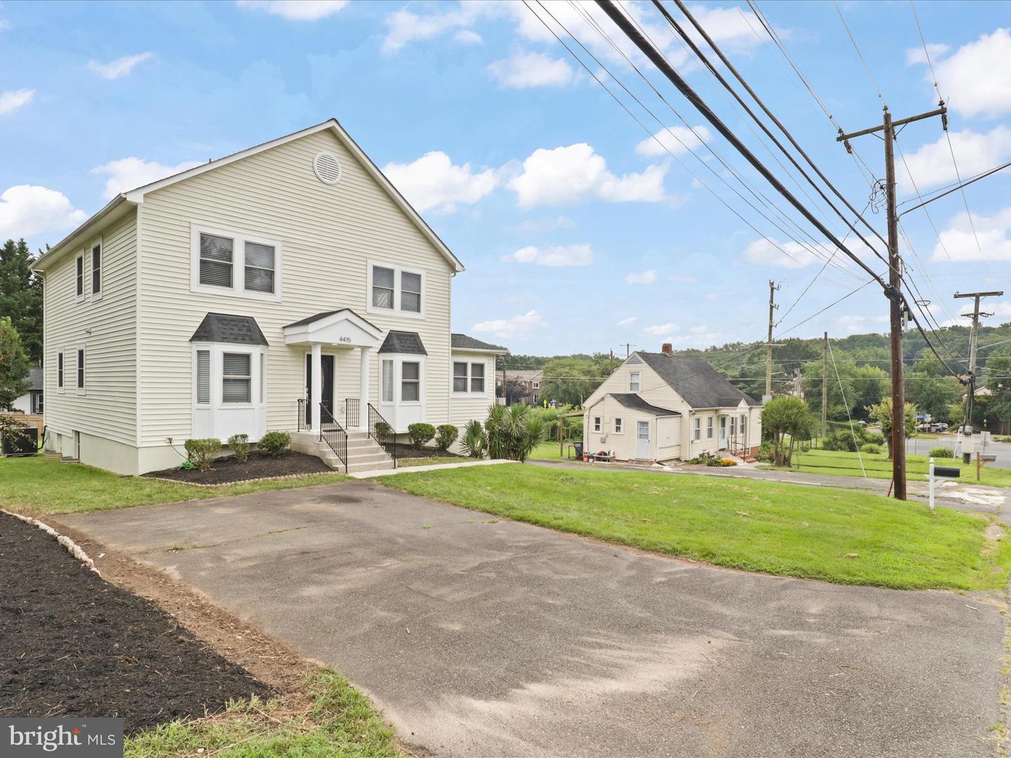 4415 ROBERTS AVE, ANNANDALE, Virginia 22003, 3 Bedrooms Bedrooms, 16 Rooms Rooms,4 BathroomsBathrooms,Residential,For sale,4415 ROBERTS AVE,VAFX2257208 MLS # VAFX2257208