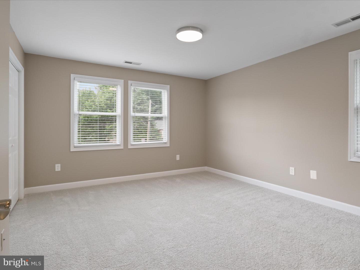 4415 ROBERTS AVE, ANNANDALE, Virginia 22003, 3 Bedrooms Bedrooms, 16 Rooms Rooms,4 BathroomsBathrooms,Residential,For sale,4415 ROBERTS AVE,VAFX2257208 MLS # VAFX2257208