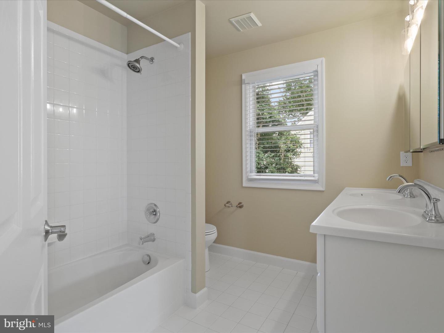 4415 ROBERTS AVE, ANNANDALE, Virginia 22003, 3 Bedrooms Bedrooms, 16 Rooms Rooms,4 BathroomsBathrooms,Residential,For sale,4415 ROBERTS AVE,VAFX2257208 MLS # VAFX2257208