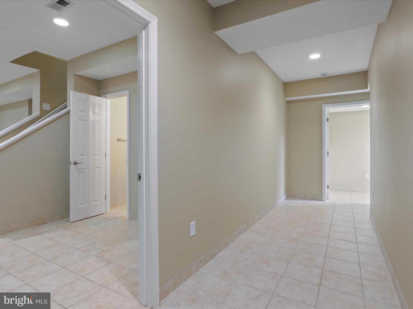 4415 ROBERTS AVE, ANNANDALE, Virginia 22003, 3 Bedrooms Bedrooms, 16 Rooms Rooms,4 BathroomsBathrooms,Residential,For sale,4415 ROBERTS AVE,VAFX2257208 MLS # VAFX2257208