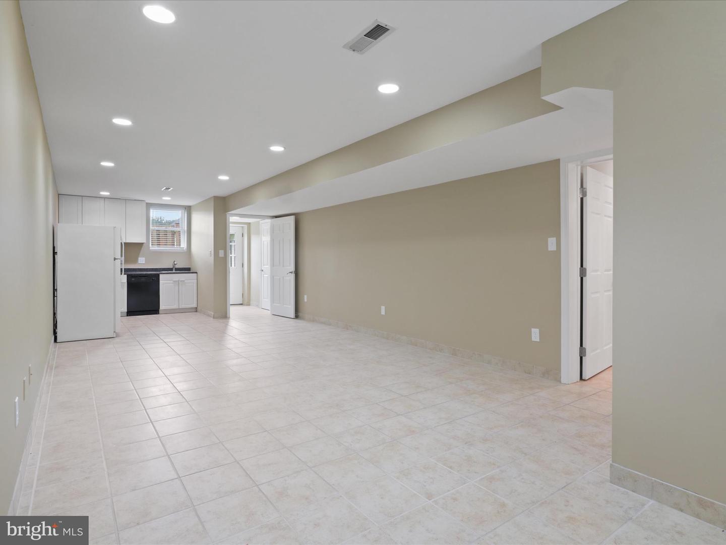 4415 ROBERTS AVE, ANNANDALE, Virginia 22003, 3 Bedrooms Bedrooms, 16 Rooms Rooms,4 BathroomsBathrooms,Residential,For sale,4415 ROBERTS AVE,VAFX2257208 MLS # VAFX2257208