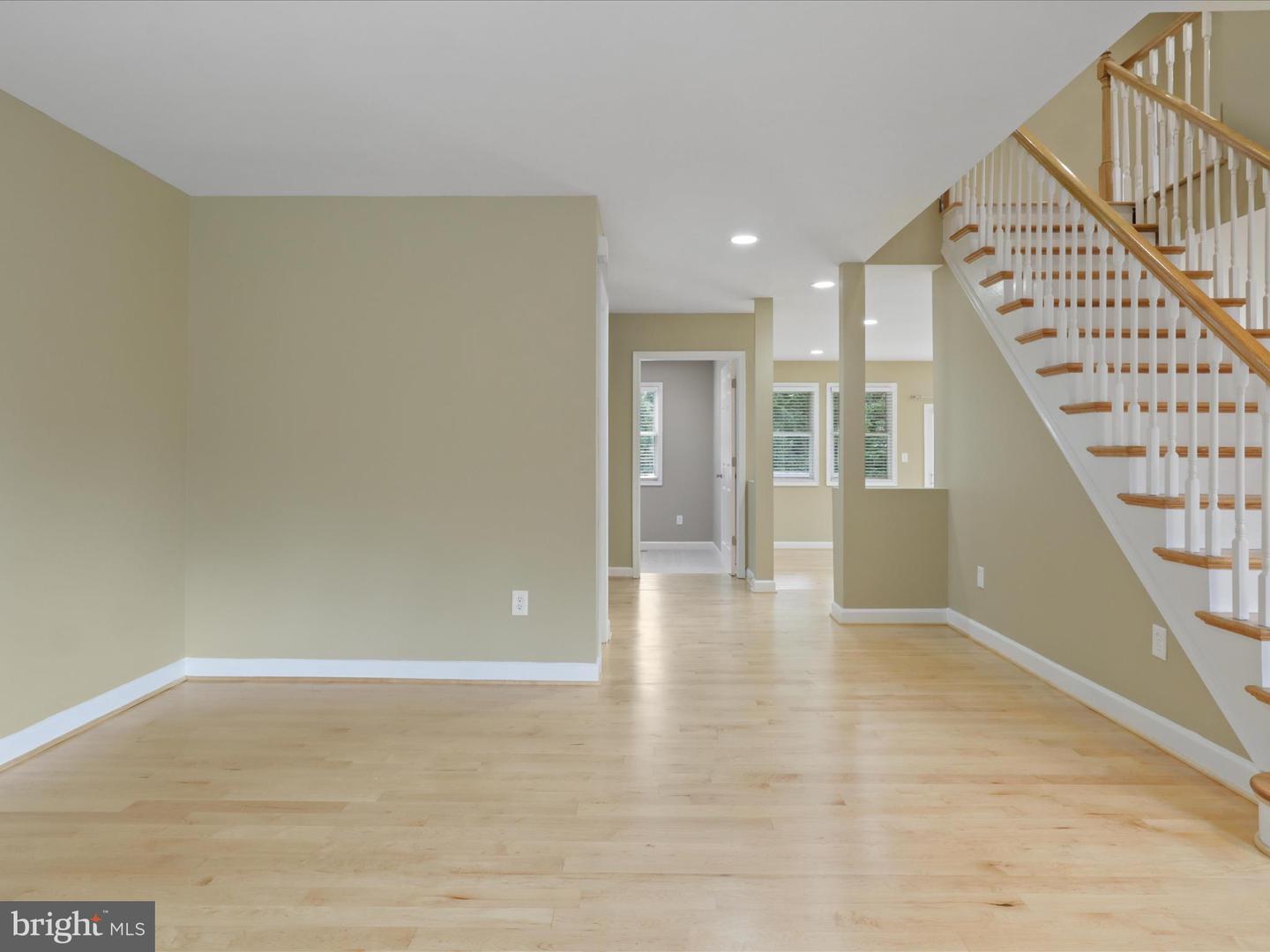 4415 ROBERTS AVE, ANNANDALE, Virginia 22003, 3 Bedrooms Bedrooms, 16 Rooms Rooms,4 BathroomsBathrooms,Residential,For sale,4415 ROBERTS AVE,VAFX2257208 MLS # VAFX2257208
