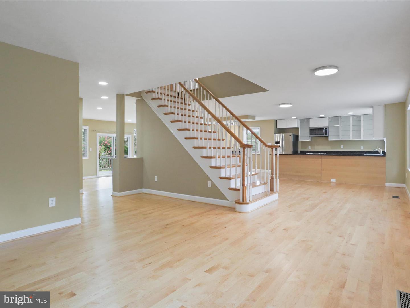 4415 ROBERTS AVE, ANNANDALE, Virginia 22003, 3 Bedrooms Bedrooms, 16 Rooms Rooms,4 BathroomsBathrooms,Residential,For sale,4415 ROBERTS AVE,VAFX2257208 MLS # VAFX2257208