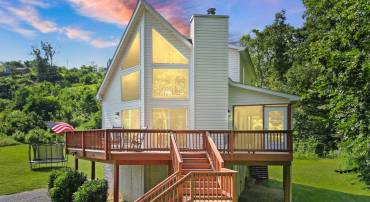 735 SUNSET VILLAGE RD, FRONT ROYAL, Virginia 22630, 4 Bedrooms Bedrooms, ,2 BathroomsBathrooms,Residential,For sale,735 SUNSET VILLAGE RD,VAWR2011814 MLS # VAWR2011814