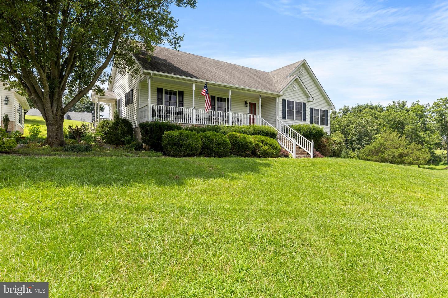 40 MEADOWBROOK CT, BENTONVILLE, Virginia 22610, 3 Bedrooms Bedrooms, ,2 BathroomsBathrooms,Residential,For sale,40 MEADOWBROOK CT,VAWR2011816 MLS # VAWR2011816