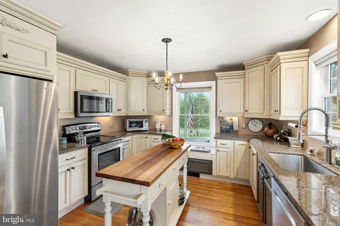 40 MEADOWBROOK CT, BENTONVILLE, Virginia 22610, 3 Bedrooms Bedrooms, ,2 BathroomsBathrooms,Residential,For sale,40 MEADOWBROOK CT,VAWR2011816 MLS # VAWR2011816