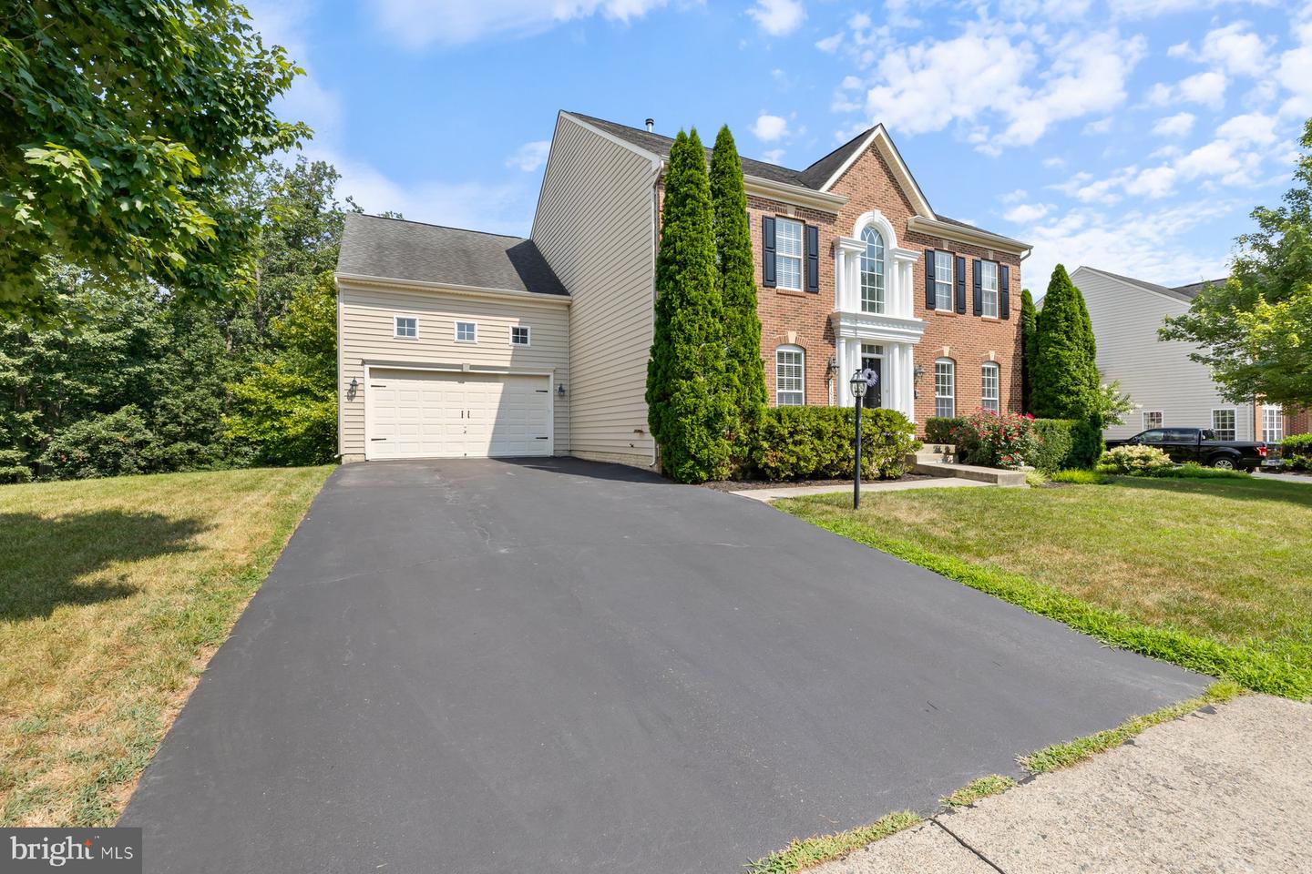 21030 COURTLAND VILLAGE DR, LEESBURG, Virginia 20175, 4 Bedrooms Bedrooms, ,3 BathroomsBathrooms,Residential,For sale,21030 COURTLAND VILLAGE DR,VALO2103084 MLS # VALO2103084