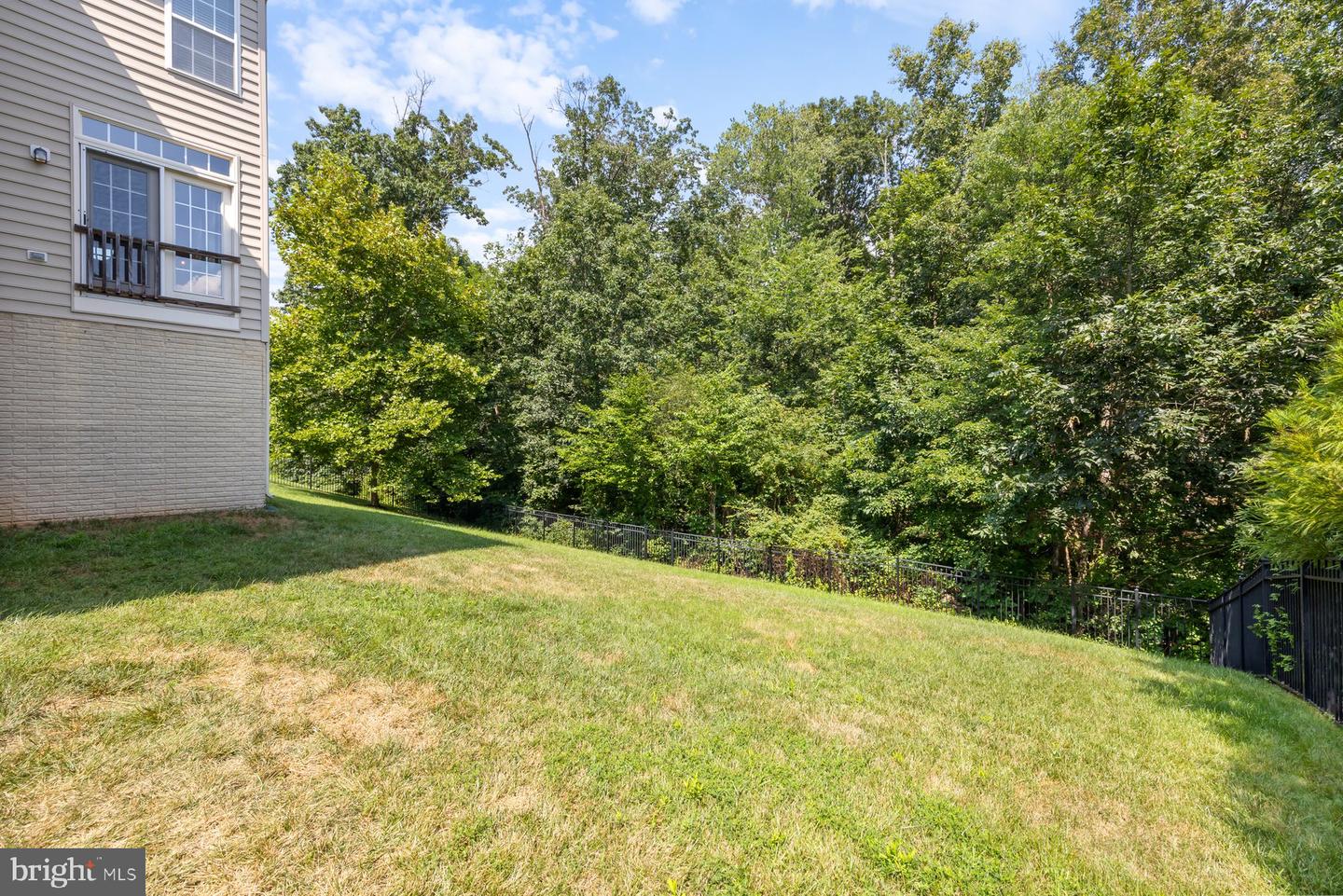 21030 COURTLAND VILLAGE DR, LEESBURG, Virginia 20175, 4 Bedrooms Bedrooms, ,3 BathroomsBathrooms,Residential,For sale,21030 COURTLAND VILLAGE DR,VALO2103084 MLS # VALO2103084