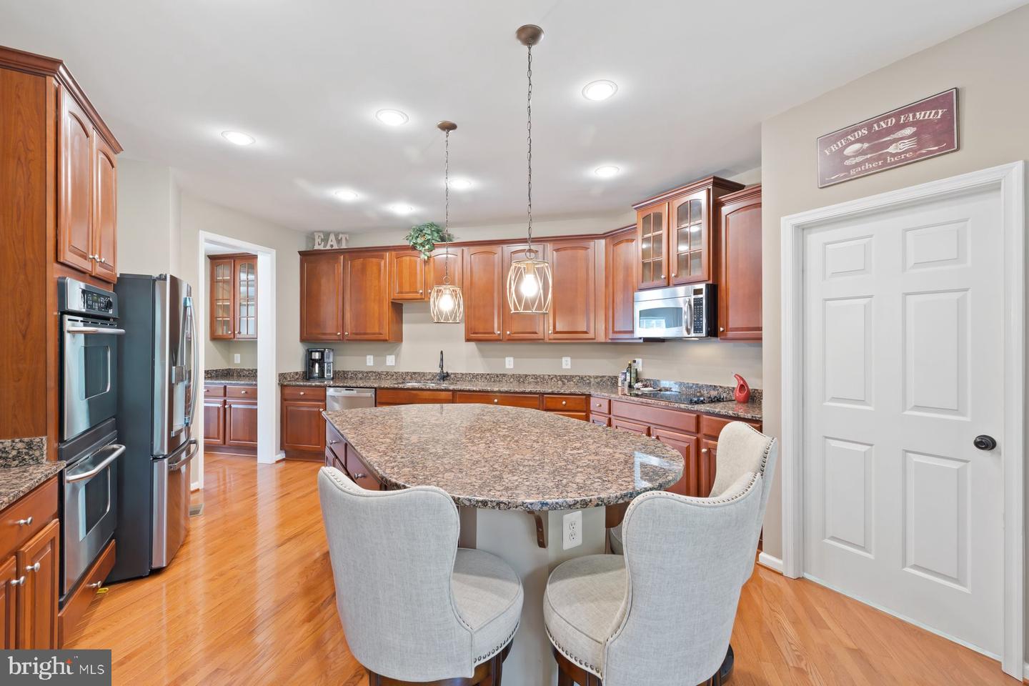 21030 COURTLAND VILLAGE DR, LEESBURG, Virginia 20175, 4 Bedrooms Bedrooms, ,3 BathroomsBathrooms,Residential,For sale,21030 COURTLAND VILLAGE DR,VALO2103084 MLS # VALO2103084