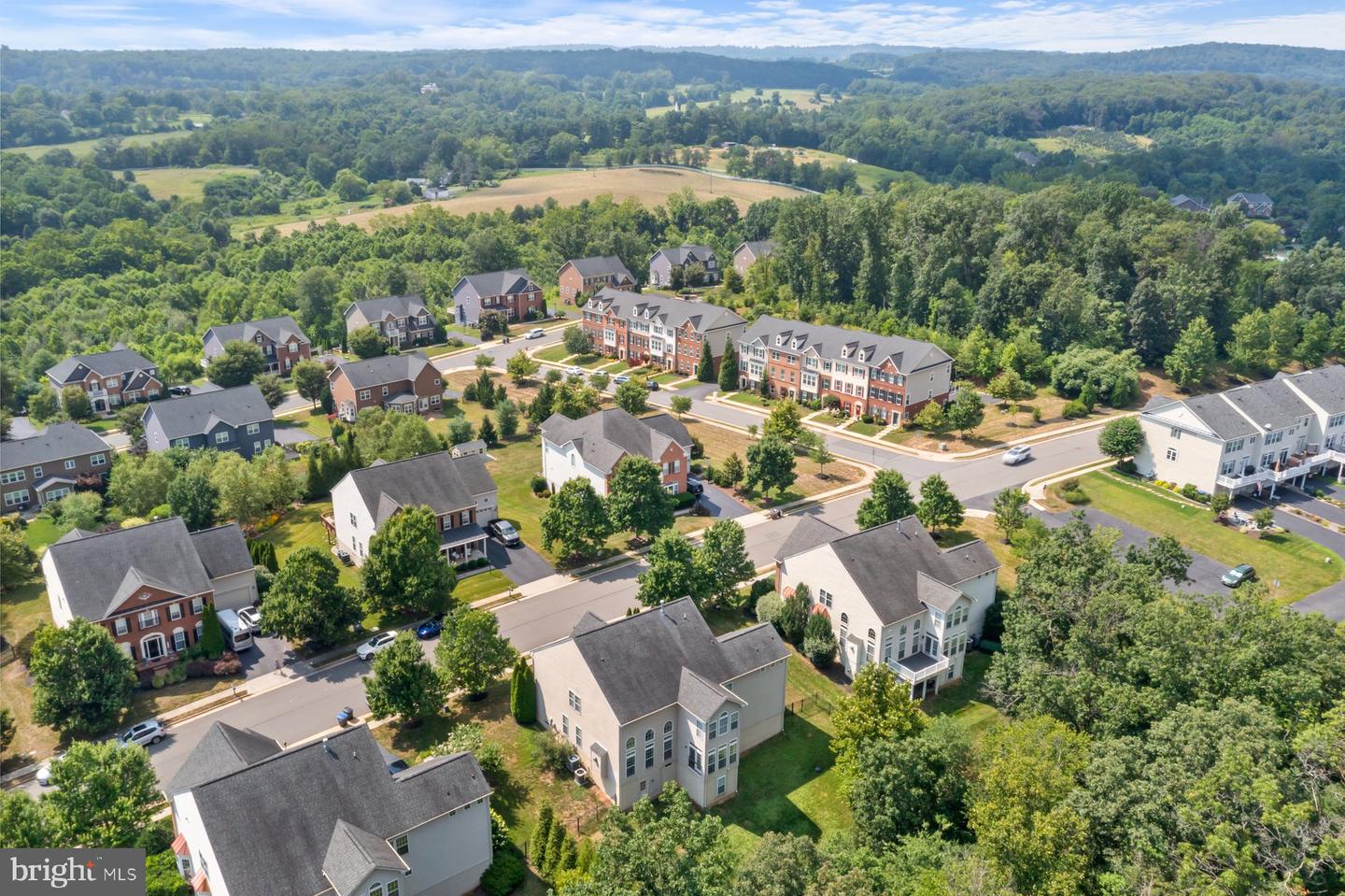 21030 COURTLAND VILLAGE DR, LEESBURG, Virginia 20175, 4 Bedrooms Bedrooms, ,3 BathroomsBathrooms,Residential,For sale,21030 COURTLAND VILLAGE DR,VALO2103084 MLS # VALO2103084