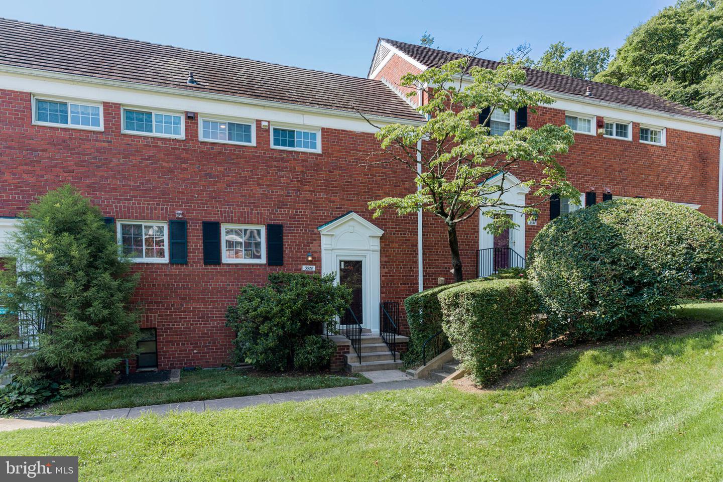 3528 VALLEY DR, ALEXANDRIA, Virginia 22302, 2 Bedrooms Bedrooms, ,1 BathroomBathrooms,Residential,For sale,3528 VALLEY DR,VAAX2047818 MLS # VAAX2047818