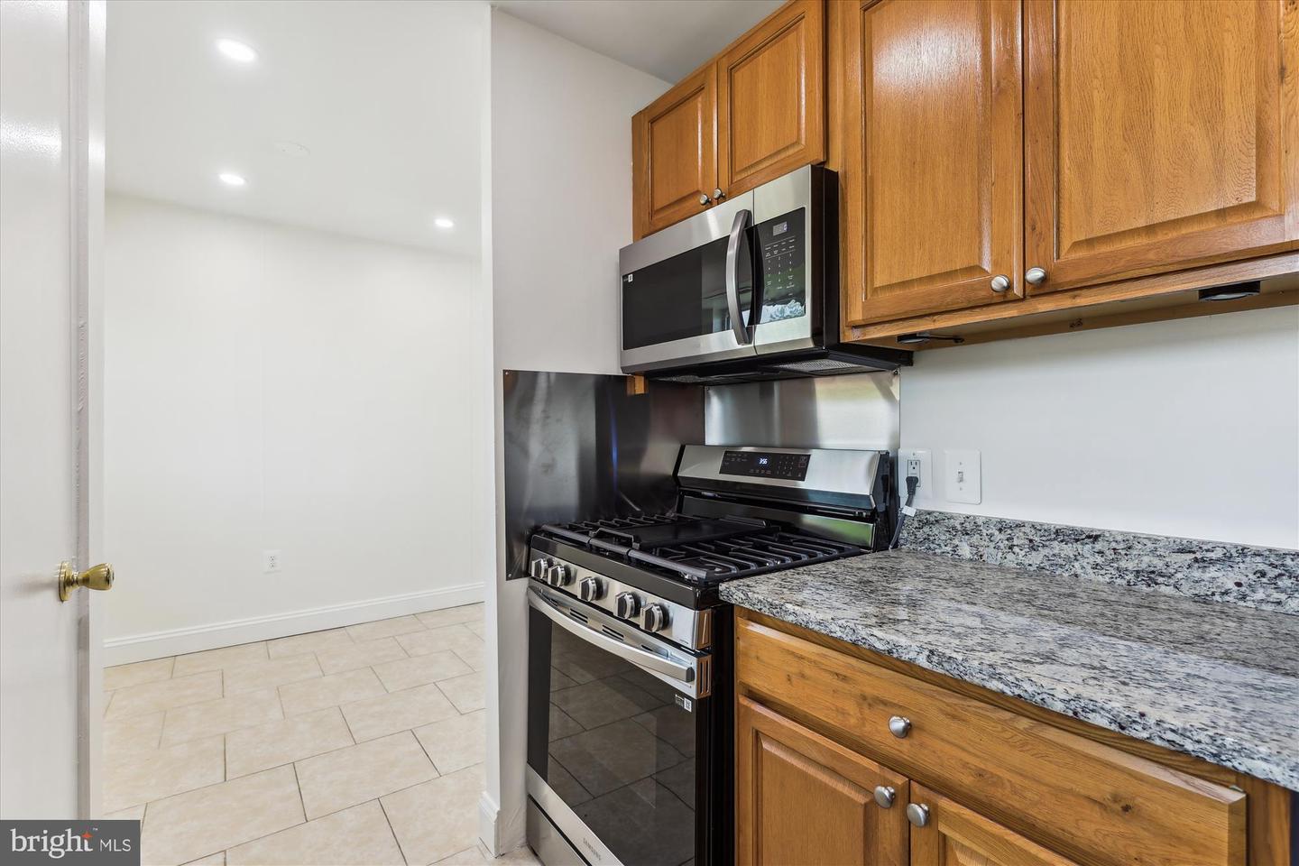 434 N ARMISTEAD ST #304, ALEXANDRIA, Virginia 22312, 1 Bedroom Bedrooms, ,1 BathroomBathrooms,Residential,For sale,434 N ARMISTEAD ST #304,VAAX2047824 MLS # VAAX2047824