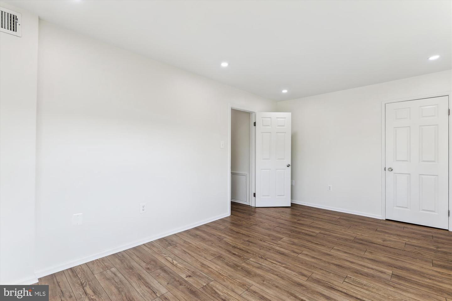 434 N ARMISTEAD ST #304, ALEXANDRIA, Virginia 22312, 1 Bedroom Bedrooms, ,1 BathroomBathrooms,Residential,For sale,434 N ARMISTEAD ST #304,VAAX2047824 MLS # VAAX2047824