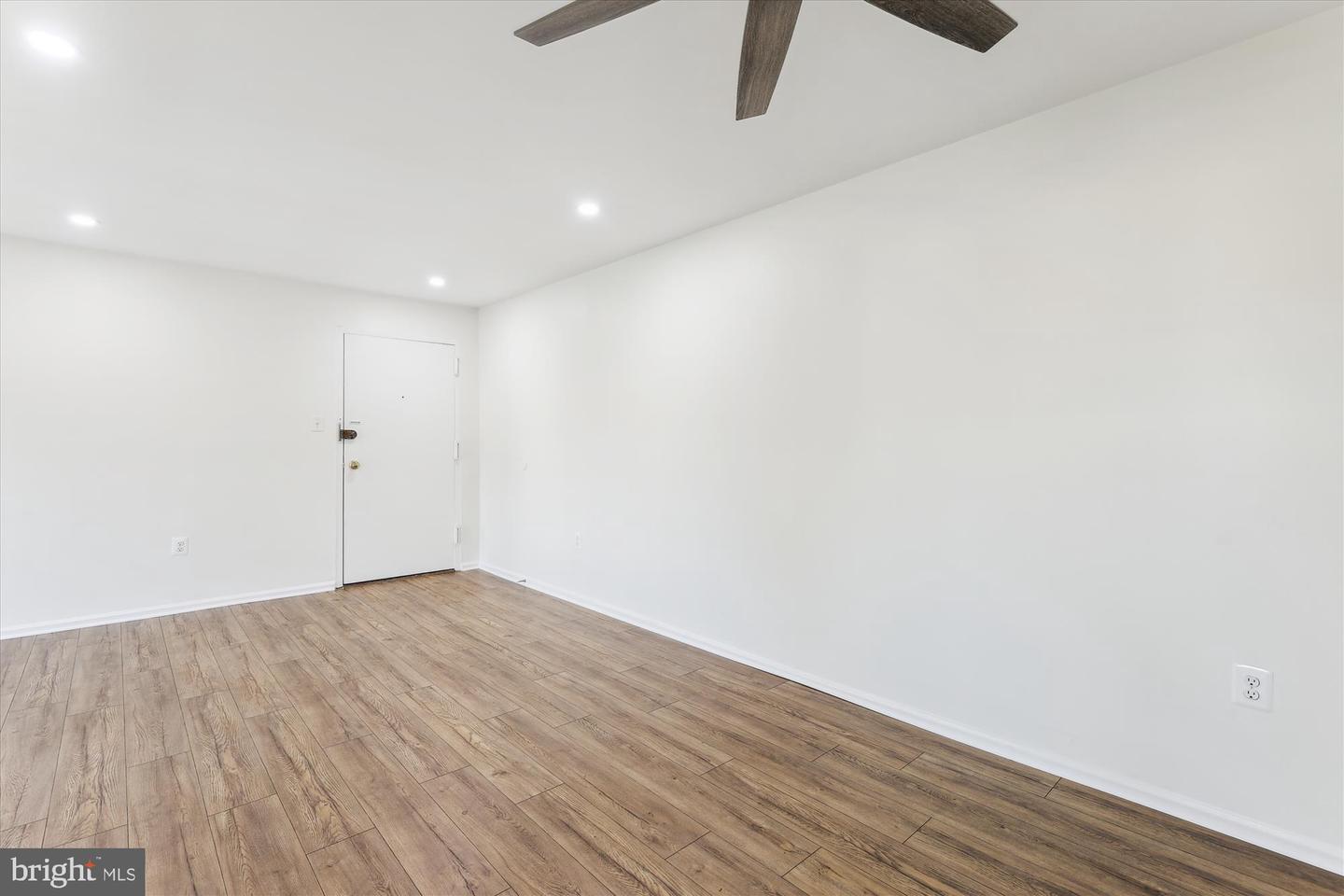 434 N ARMISTEAD ST #304, ALEXANDRIA, Virginia 22312, 1 Bedroom Bedrooms, ,1 BathroomBathrooms,Residential,For sale,434 N ARMISTEAD ST #304,VAAX2047824 MLS # VAAX2047824