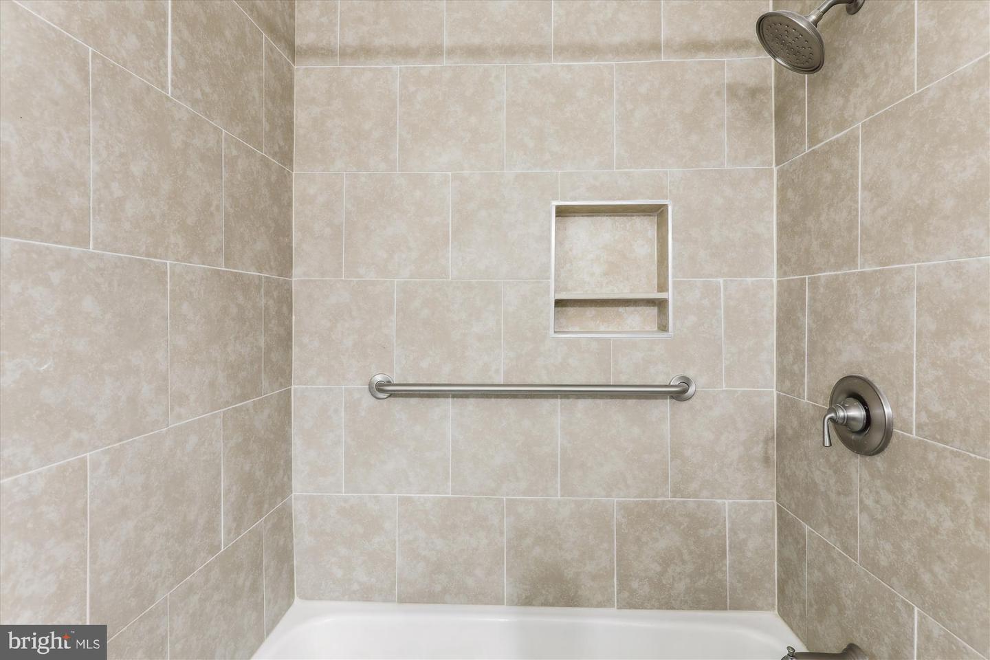 434 N ARMISTEAD ST #304, ALEXANDRIA, Virginia 22312, 1 Bedroom Bedrooms, ,1 BathroomBathrooms,Residential,For sale,434 N ARMISTEAD ST #304,VAAX2047824 MLS # VAAX2047824