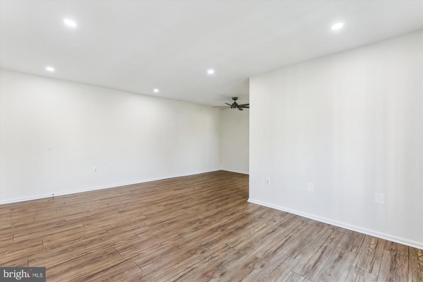 434 N ARMISTEAD ST #304, ALEXANDRIA, Virginia 22312, 1 Bedroom Bedrooms, ,1 BathroomBathrooms,Residential,For sale,434 N ARMISTEAD ST #304,VAAX2047824 MLS # VAAX2047824