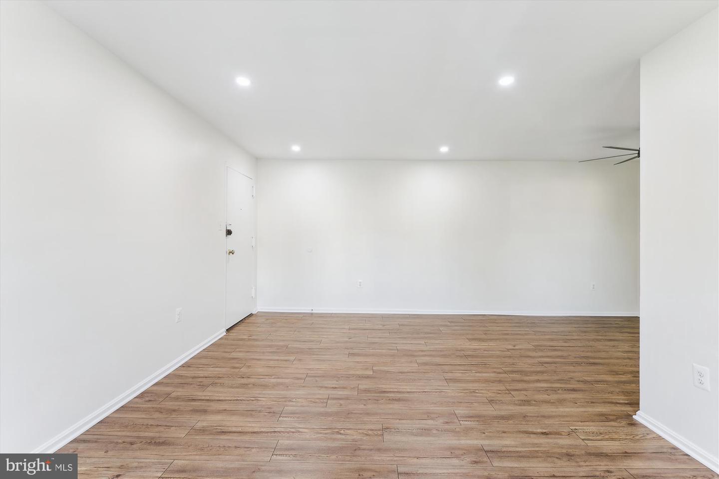 434 N ARMISTEAD ST #304, ALEXANDRIA, Virginia 22312, 1 Bedroom Bedrooms, ,1 BathroomBathrooms,Residential,For sale,434 N ARMISTEAD ST #304,VAAX2047824 MLS # VAAX2047824