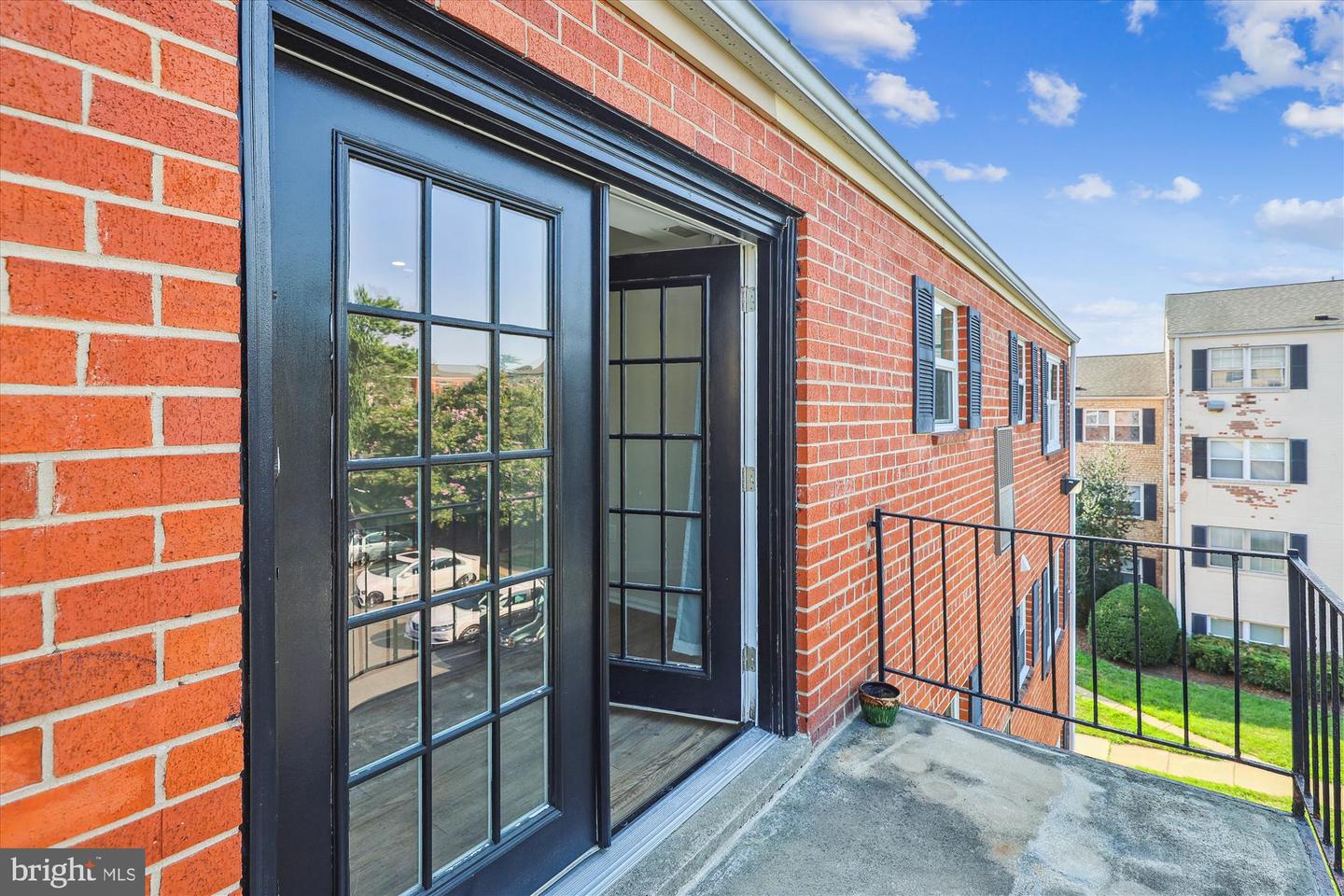 434 N ARMISTEAD ST #304, ALEXANDRIA, Virginia 22312, 1 Bedroom Bedrooms, ,1 BathroomBathrooms,Residential,For sale,434 N ARMISTEAD ST #304,VAAX2047824 MLS # VAAX2047824