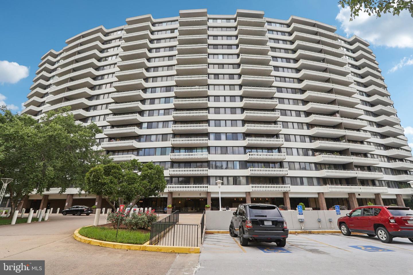 6301 STEVENSON AVE #705, ALEXANDRIA, Virginia 22304, 2 Bedrooms Bedrooms, ,2 BathroomsBathrooms,Residential,For sale,6301 STEVENSON AVE #705,VAAX2047826 MLS # VAAX2047826