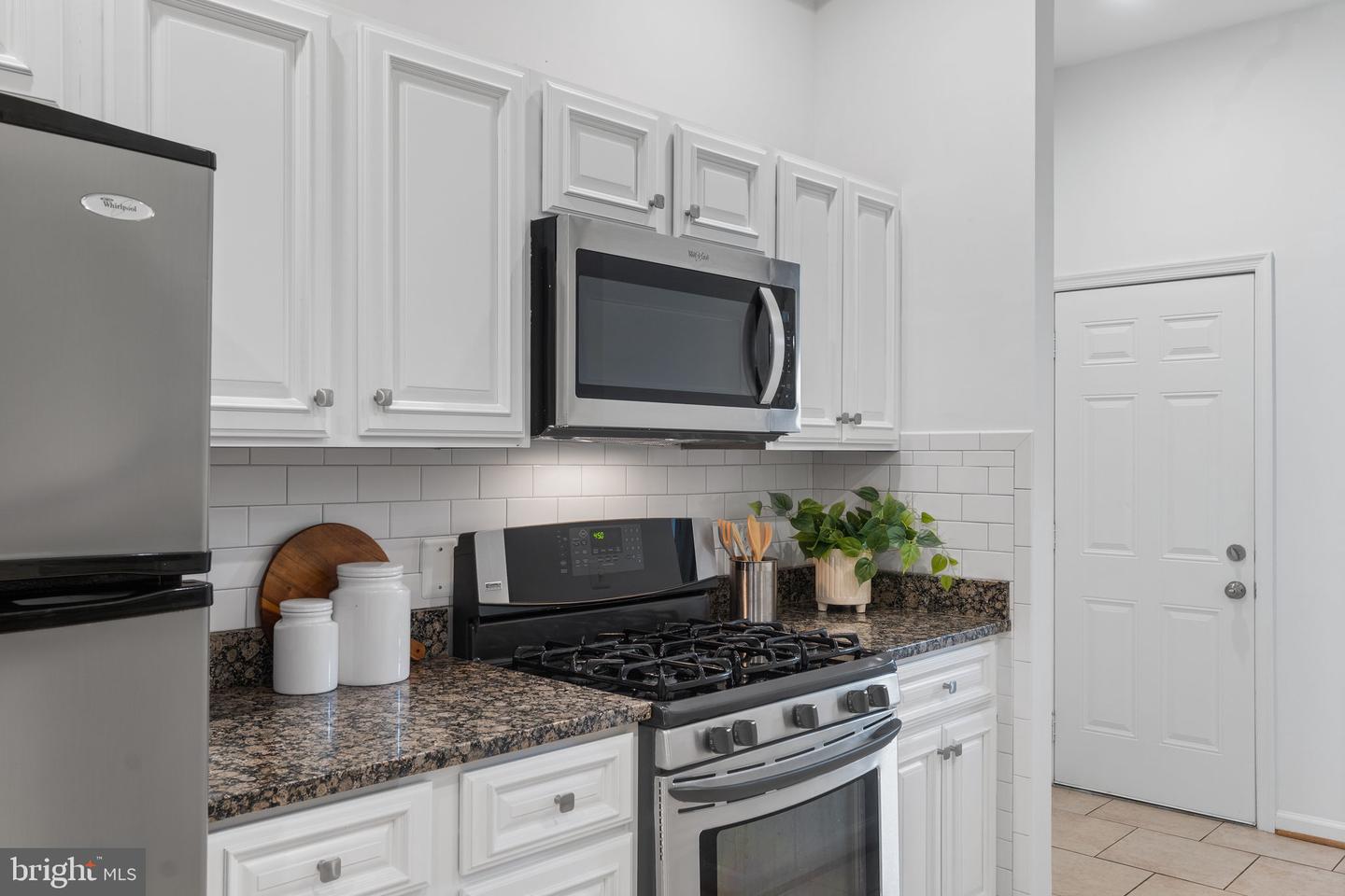 13 R ST NE #1, WASHINGTON, District Of Columbia 20002, 2 Bedrooms Bedrooms, ,2 BathroomsBathrooms,Residential,For sale,13 R ST NE #1,DCDC2211920 MLS # DCDC2211920