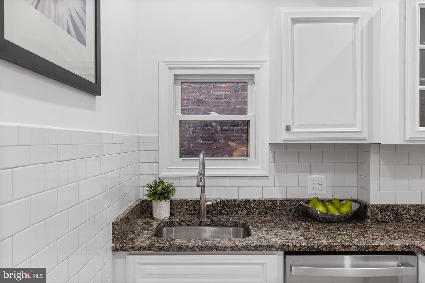 13 R ST NE #1, WASHINGTON, District Of Columbia 20002, 2 Bedrooms Bedrooms, ,2 BathroomsBathrooms,Residential,For sale,13 R ST NE #1,DCDC2211920 MLS # DCDC2211920