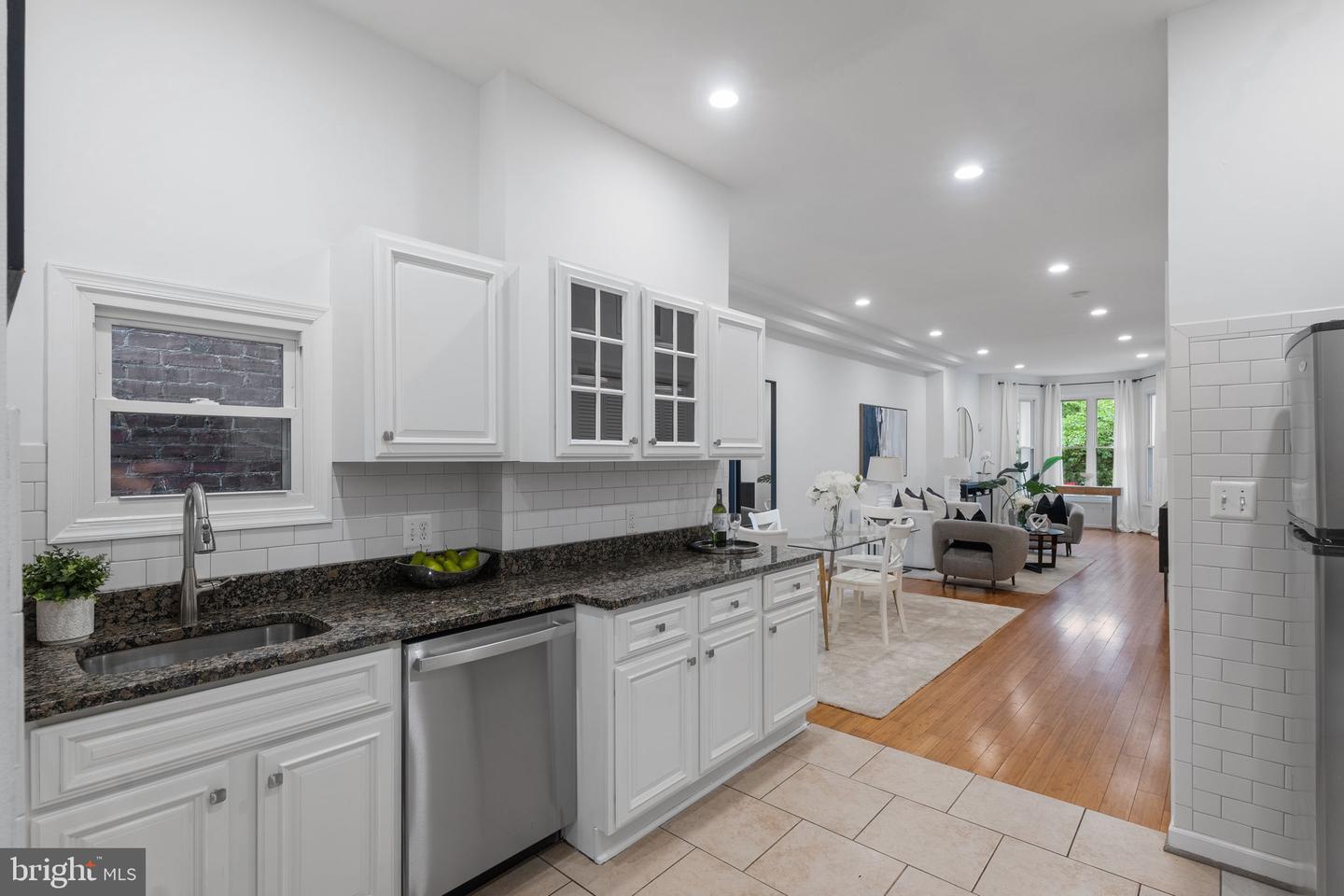 13 R ST NE #1, WASHINGTON, District Of Columbia 20002, 2 Bedrooms Bedrooms, ,2 BathroomsBathrooms,Residential,For sale,13 R ST NE #1,DCDC2211920 MLS # DCDC2211920