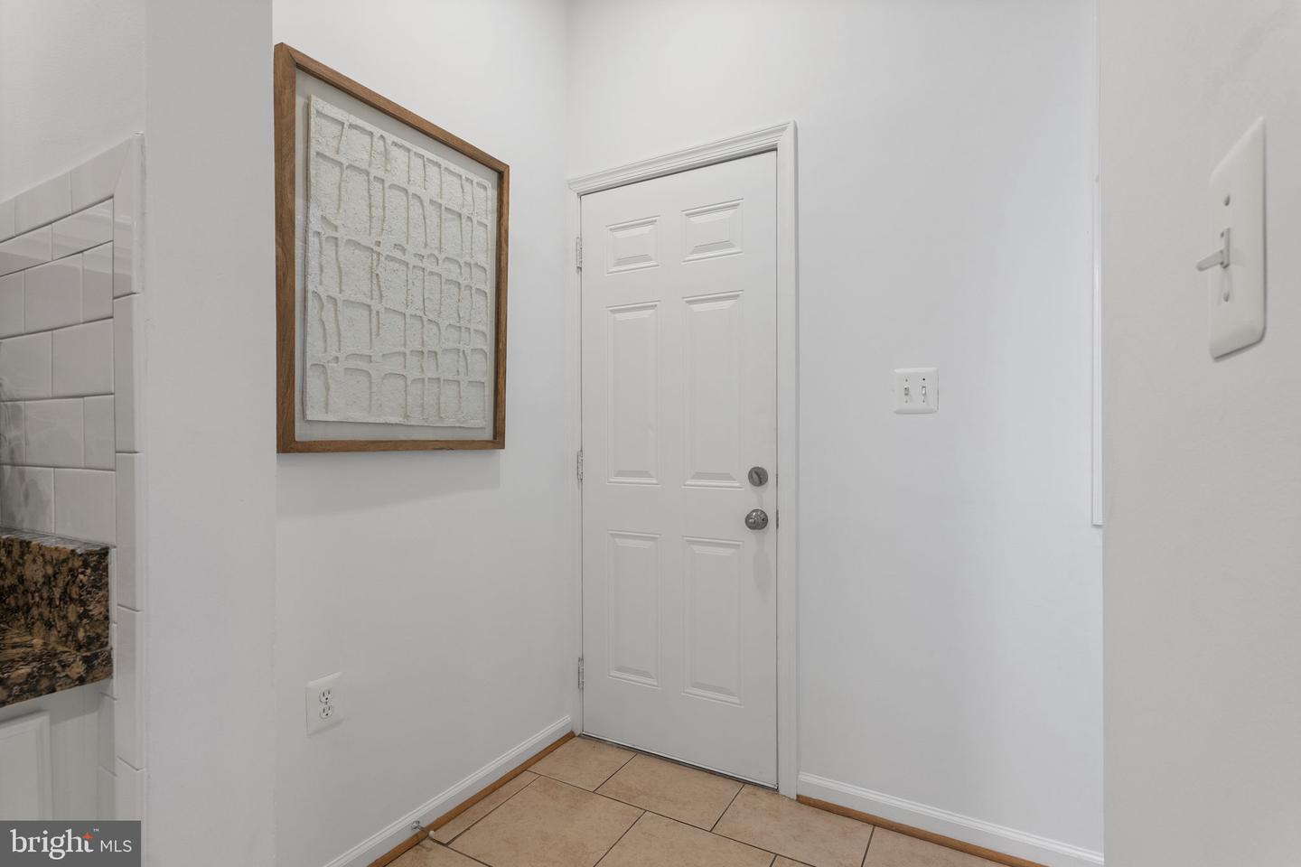 13 R ST NE #1, WASHINGTON, District Of Columbia 20002, 2 Bedrooms Bedrooms, ,2 BathroomsBathrooms,Residential,For sale,13 R ST NE #1,DCDC2211920 MLS # DCDC2211920
