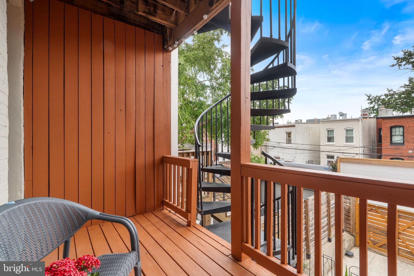 13 R ST NE #1, WASHINGTON, District Of Columbia 20002, 2 Bedrooms Bedrooms, ,2 BathroomsBathrooms,Residential,For sale,13 R ST NE #1,DCDC2211920 MLS # DCDC2211920