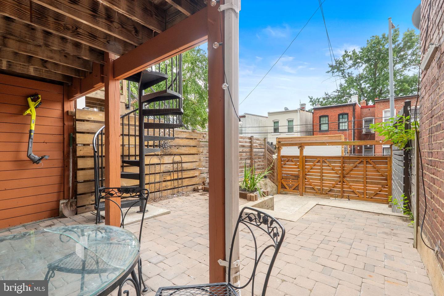 13 R ST NE #1, WASHINGTON, District Of Columbia 20002, 2 Bedrooms Bedrooms, ,2 BathroomsBathrooms,Residential,For sale,13 R ST NE #1,DCDC2211920 MLS # DCDC2211920