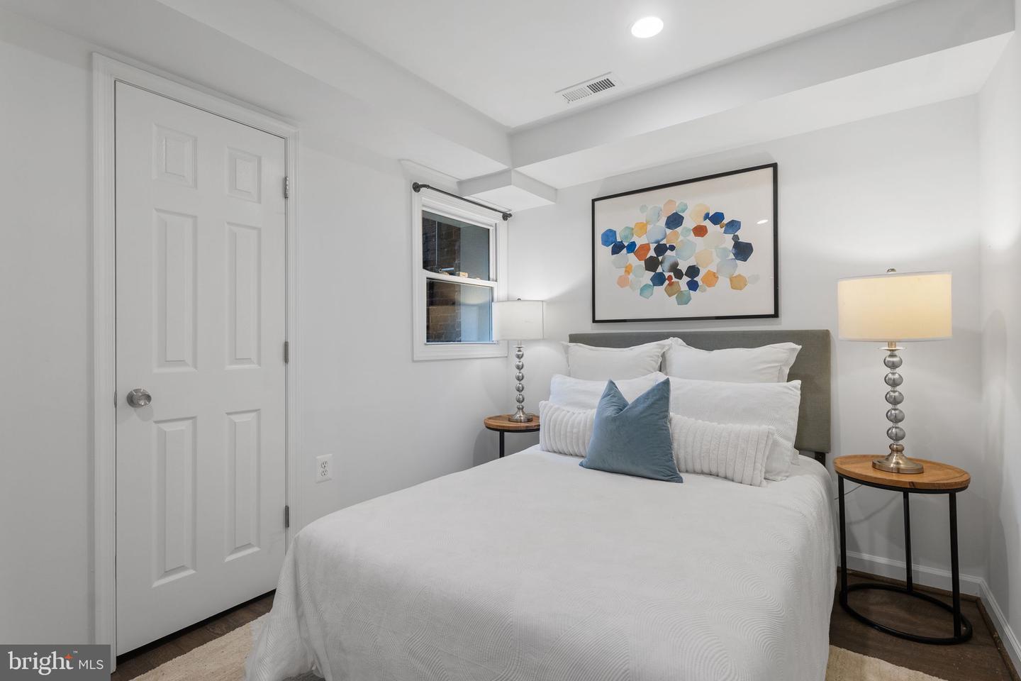 13 R ST NE #1, WASHINGTON, District Of Columbia 20002, 2 Bedrooms Bedrooms, ,2 BathroomsBathrooms,Residential,For sale,13 R ST NE #1,DCDC2211920 MLS # DCDC2211920