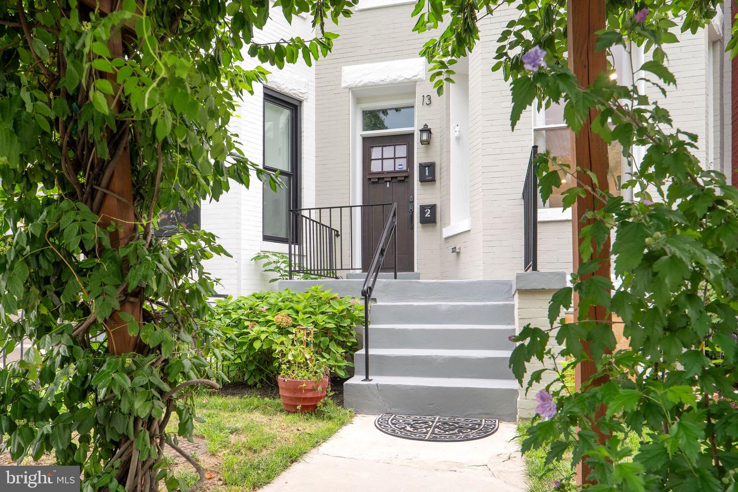13 R ST NE #1, WASHINGTON, District Of Columbia 20002, 2 Bedrooms Bedrooms, ,2 BathroomsBathrooms,Residential,For sale,13 R ST NE #1,DCDC2211920 MLS # DCDC2211920