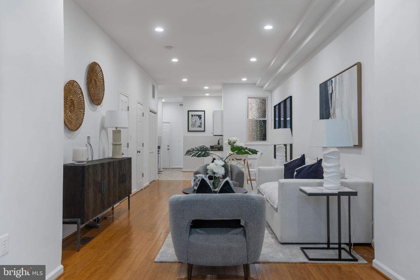 13 R ST NE #1, WASHINGTON, District Of Columbia 20002, 2 Bedrooms Bedrooms, ,2 BathroomsBathrooms,Residential,For sale,13 R ST NE #1,DCDC2211920 MLS # DCDC2211920