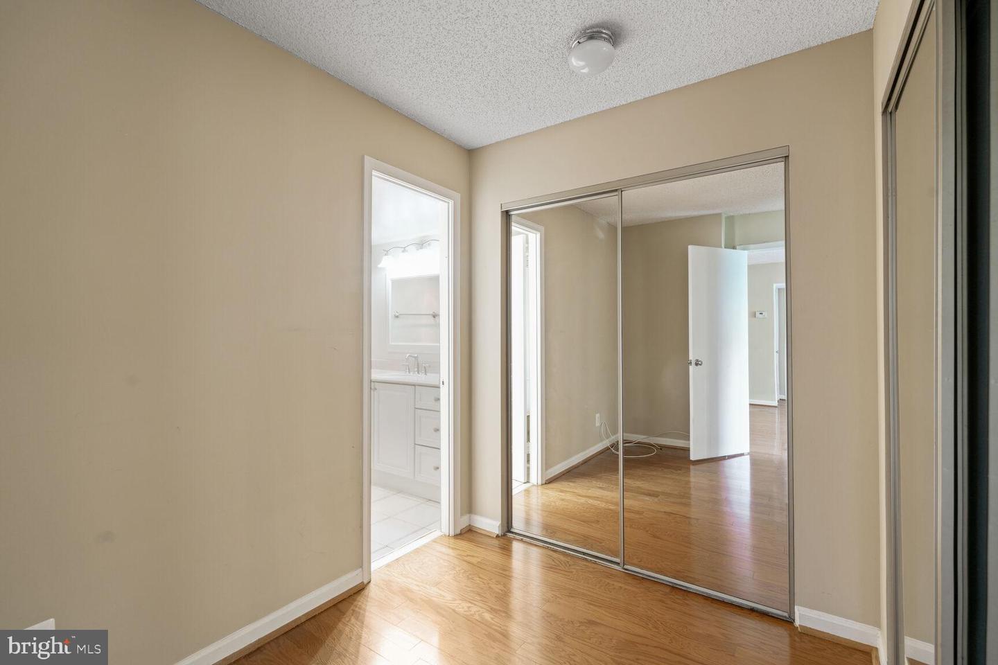 807 N HOWARD ST #219, ALEXANDRIA, Virginia 22304, 2 Bedrooms Bedrooms, ,2 BathroomsBathrooms,Residential,For sale,807 N HOWARD ST #219,VAAX2047830 MLS # VAAX2047830