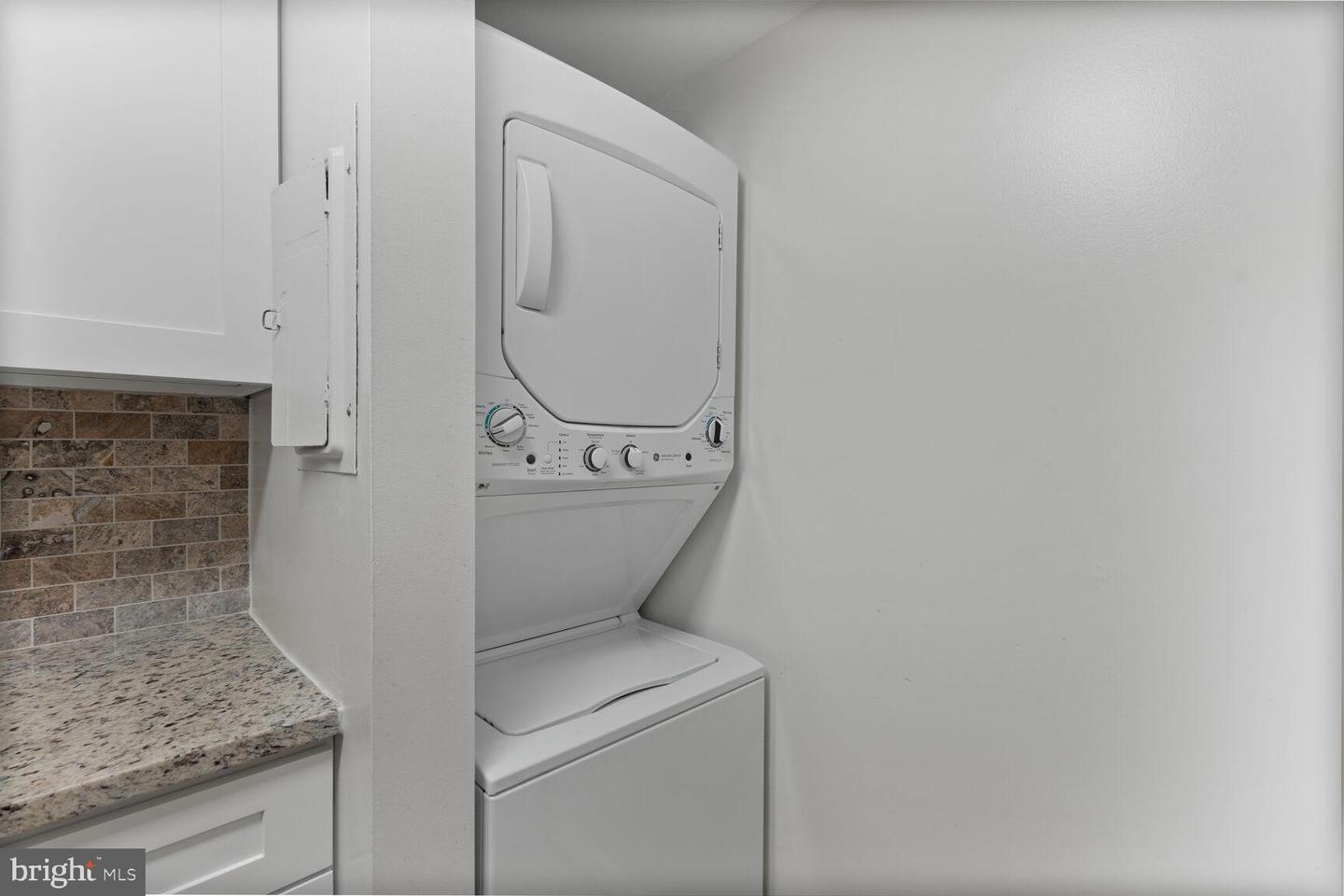 807 N HOWARD ST #219, ALEXANDRIA, Virginia 22304, 2 Bedrooms Bedrooms, ,2 BathroomsBathrooms,Residential,For sale,807 N HOWARD ST #219,VAAX2047830 MLS # VAAX2047830