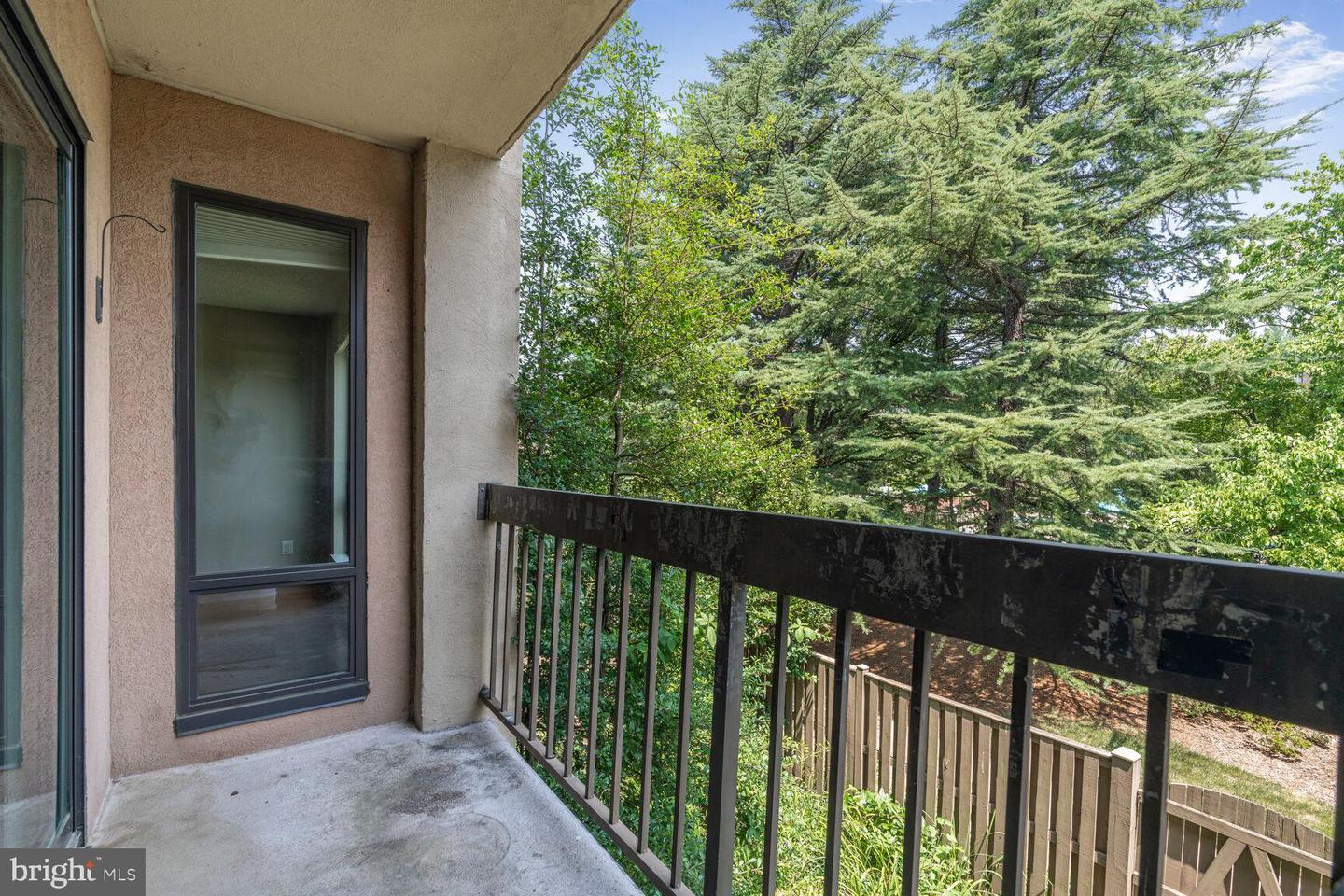 807 N HOWARD ST #219, ALEXANDRIA, Virginia 22304, 2 Bedrooms Bedrooms, ,2 BathroomsBathrooms,Residential,For sale,807 N HOWARD ST #219,VAAX2047830 MLS # VAAX2047830
