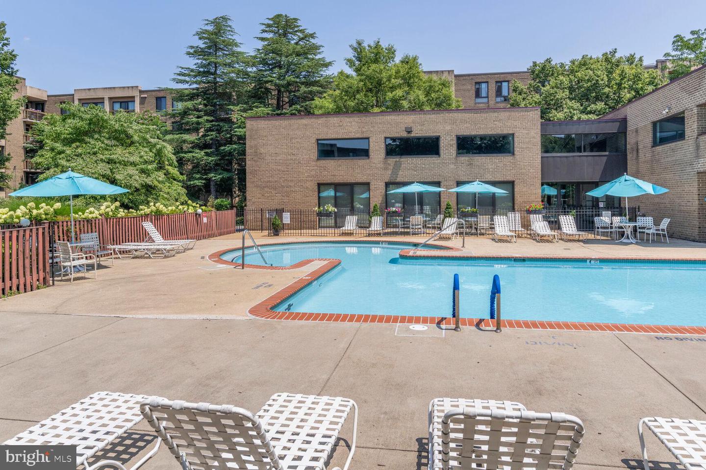 807 N HOWARD ST #219, ALEXANDRIA, Virginia 22304, 2 Bedrooms Bedrooms, ,2 BathroomsBathrooms,Residential,For sale,807 N HOWARD ST #219,VAAX2047830 MLS # VAAX2047830
