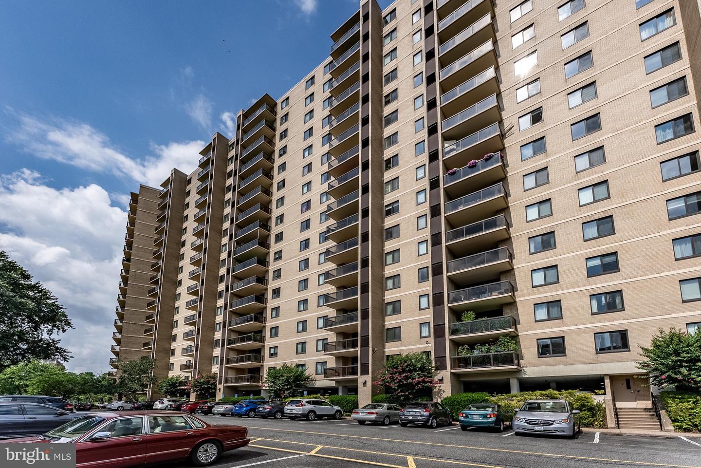 203 YOAKUM PKWY #403, ALEXANDRIA, Virginia 22304, 2 Bedrooms Bedrooms, ,2 BathroomsBathrooms,Residential,For sale,203 YOAKUM PKWY #403,VAAX2047782 MLS # VAAX2047782