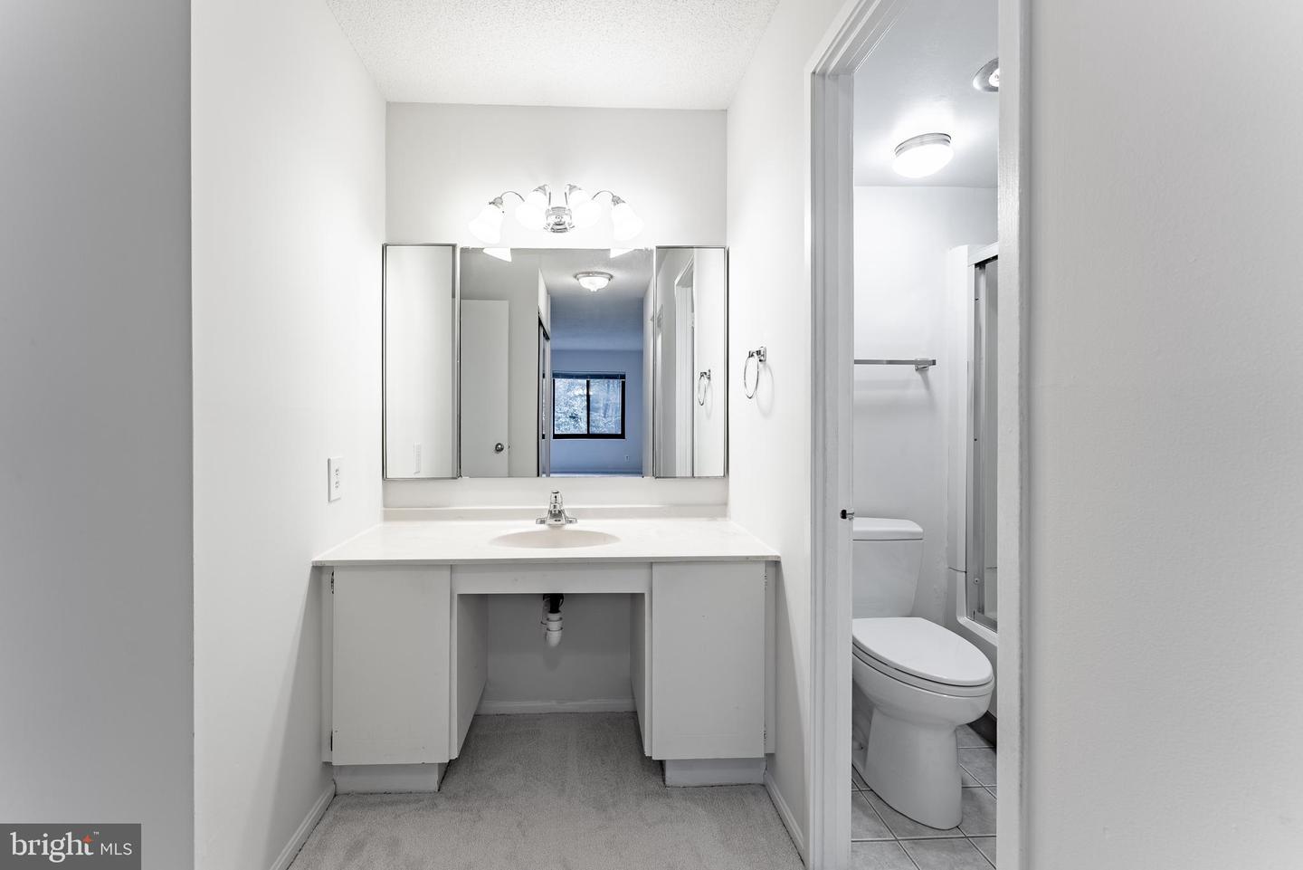 203 YOAKUM PKWY #403, ALEXANDRIA, Virginia 22304, 2 Bedrooms Bedrooms, ,2 BathroomsBathrooms,Residential,For sale,203 YOAKUM PKWY #403,VAAX2047782 MLS # VAAX2047782