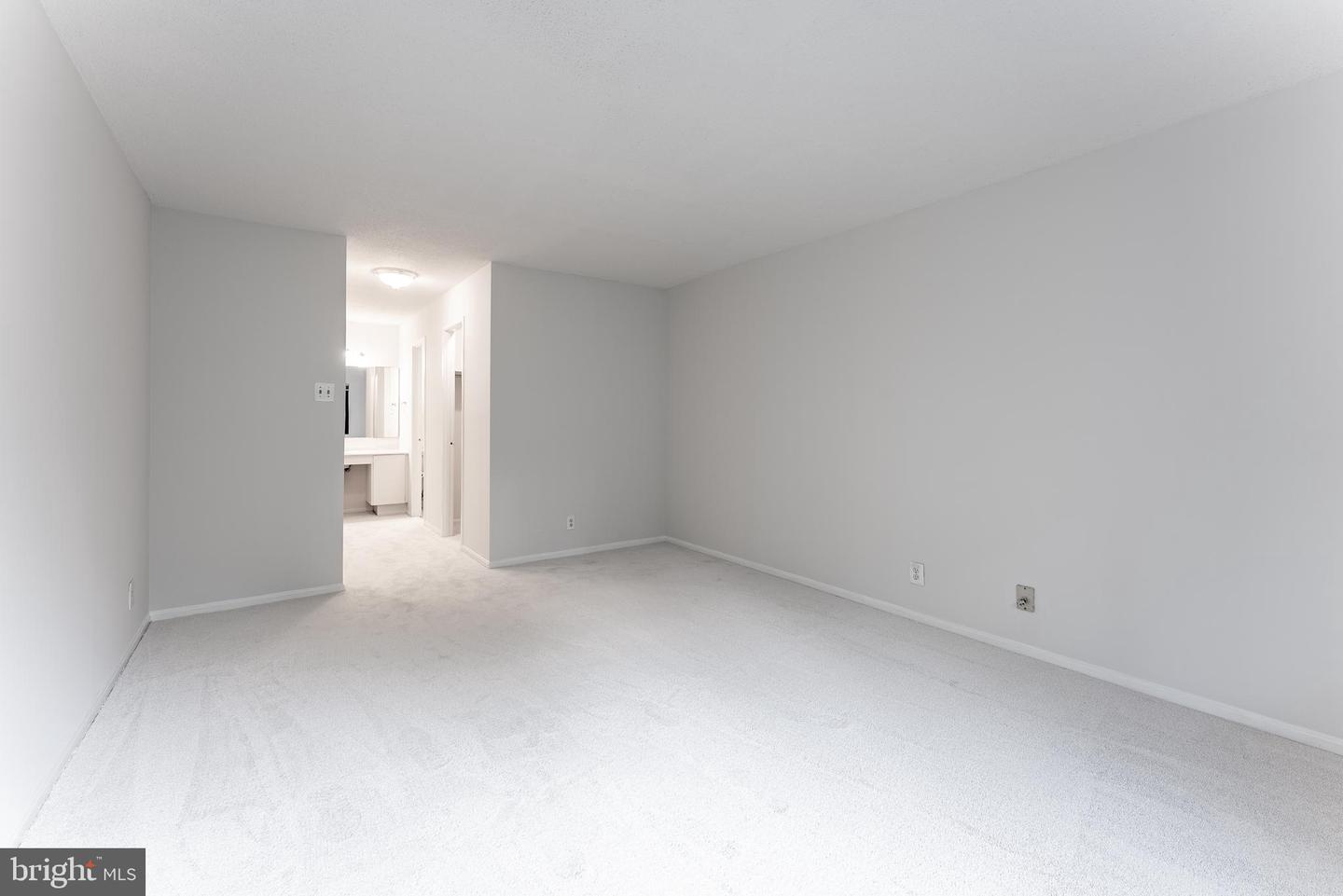 203 YOAKUM PKWY #403, ALEXANDRIA, Virginia 22304, 2 Bedrooms Bedrooms, ,2 BathroomsBathrooms,Residential,For sale,203 YOAKUM PKWY #403,VAAX2047782 MLS # VAAX2047782
