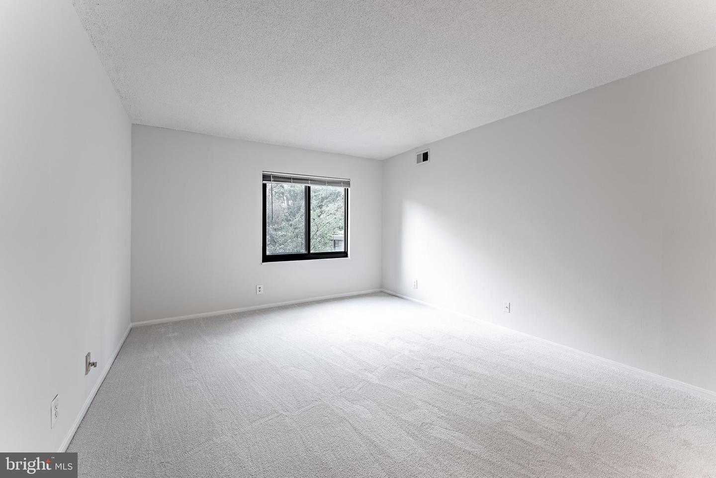 203 YOAKUM PKWY #403, ALEXANDRIA, Virginia 22304, 2 Bedrooms Bedrooms, ,2 BathroomsBathrooms,Residential,For sale,203 YOAKUM PKWY #403,VAAX2047782 MLS # VAAX2047782