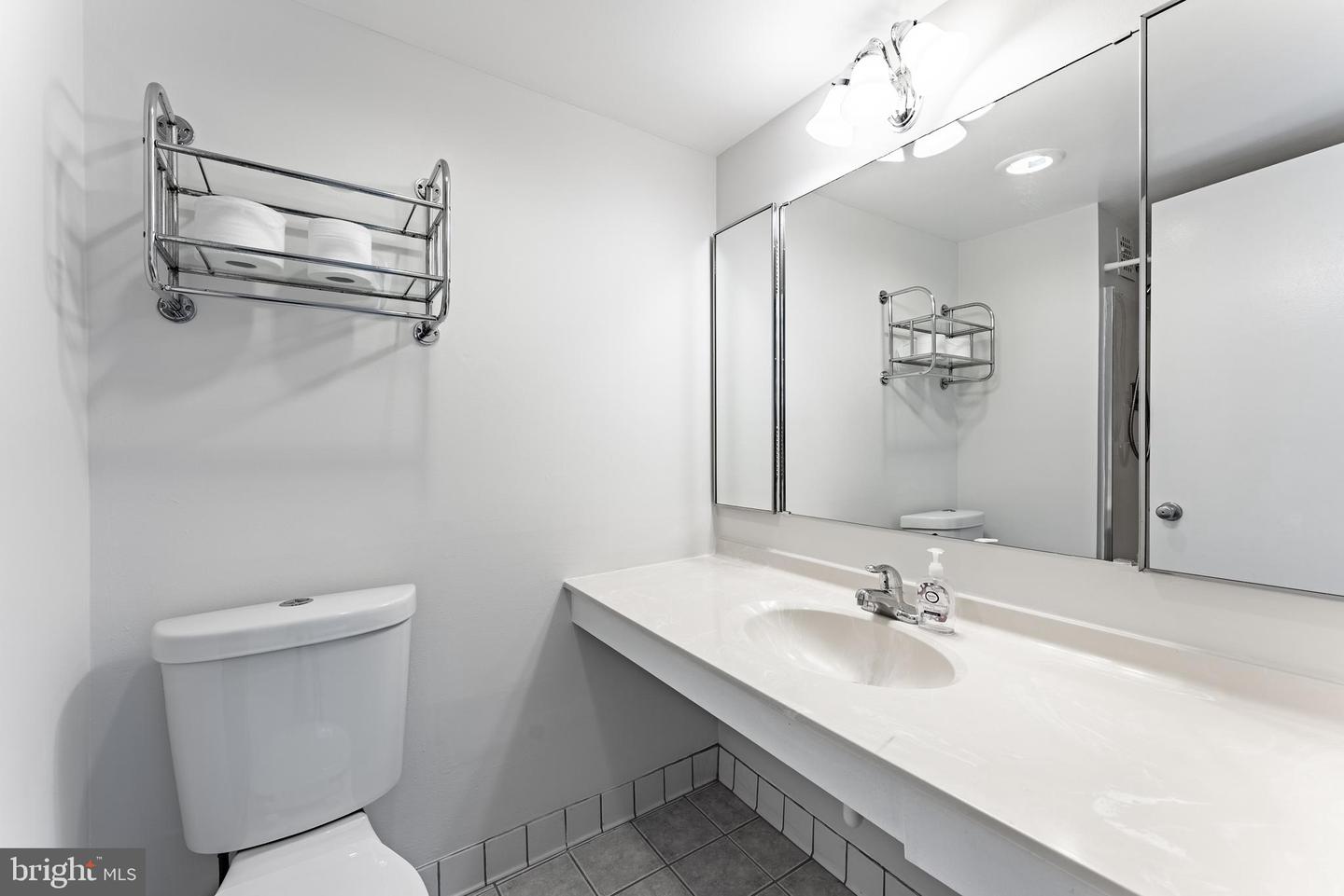 203 YOAKUM PKWY #403, ALEXANDRIA, Virginia 22304, 2 Bedrooms Bedrooms, ,2 BathroomsBathrooms,Residential,For sale,203 YOAKUM PKWY #403,VAAX2047782 MLS # VAAX2047782